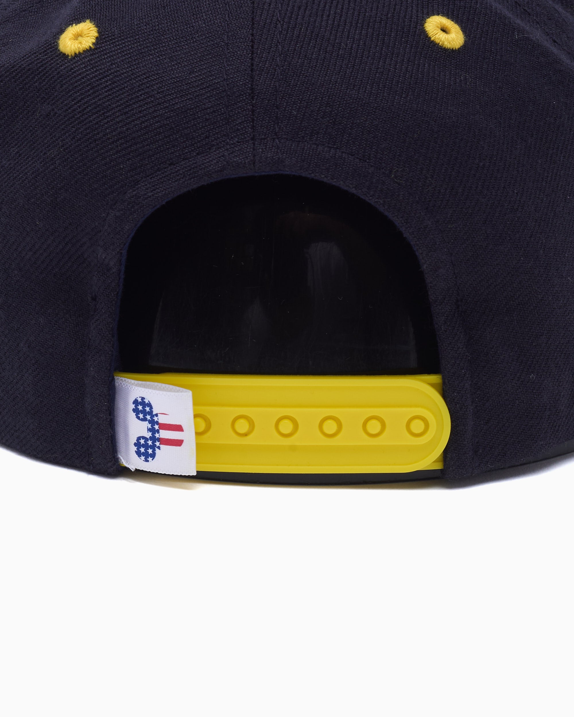 Caps thisisneverthat® Mickey Two-Tone Unisex Cap - DS251WHWBC01-NAYE