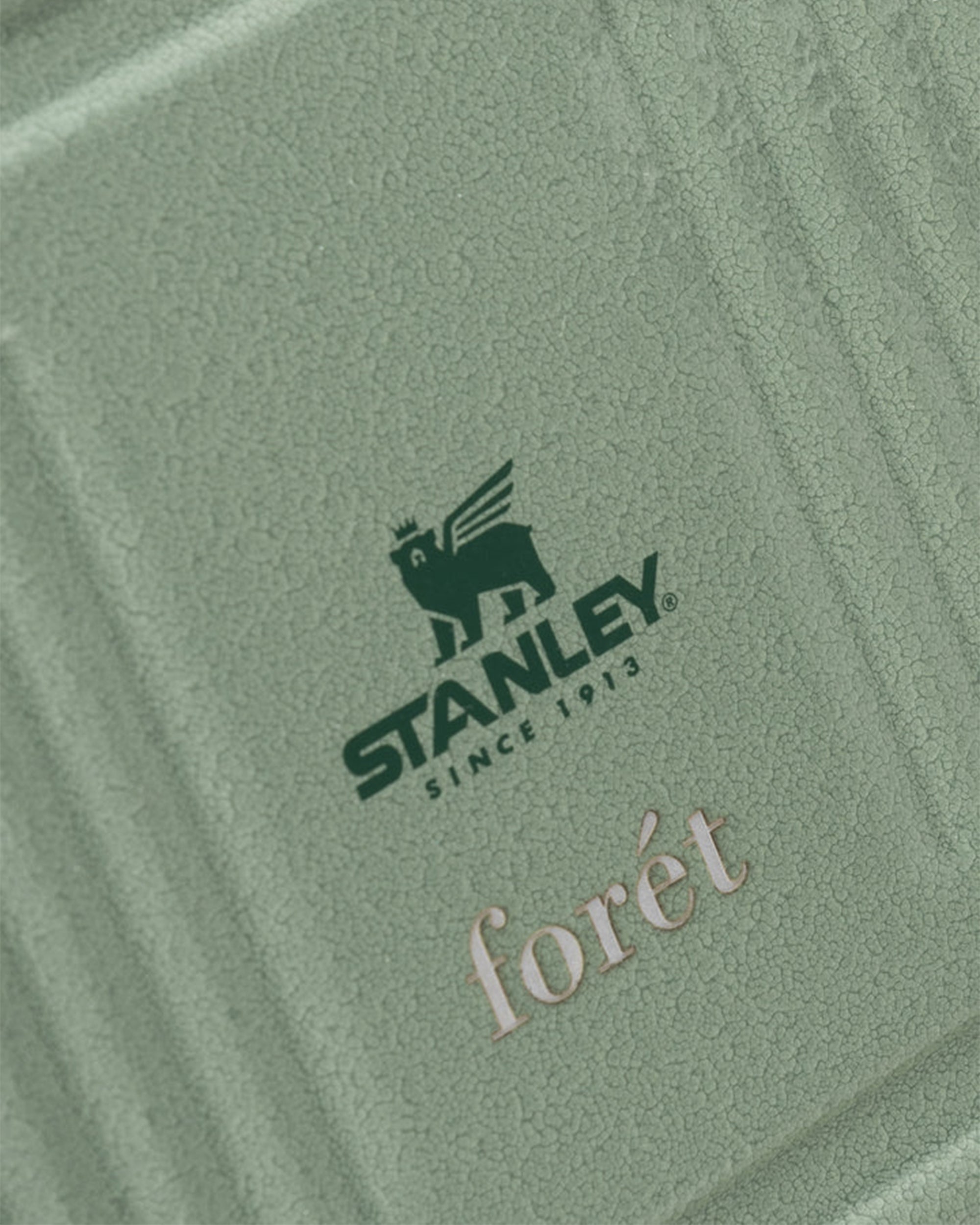 Outdoor accessories forét x Stanley Classic Lunchbox - F2004-ARMY