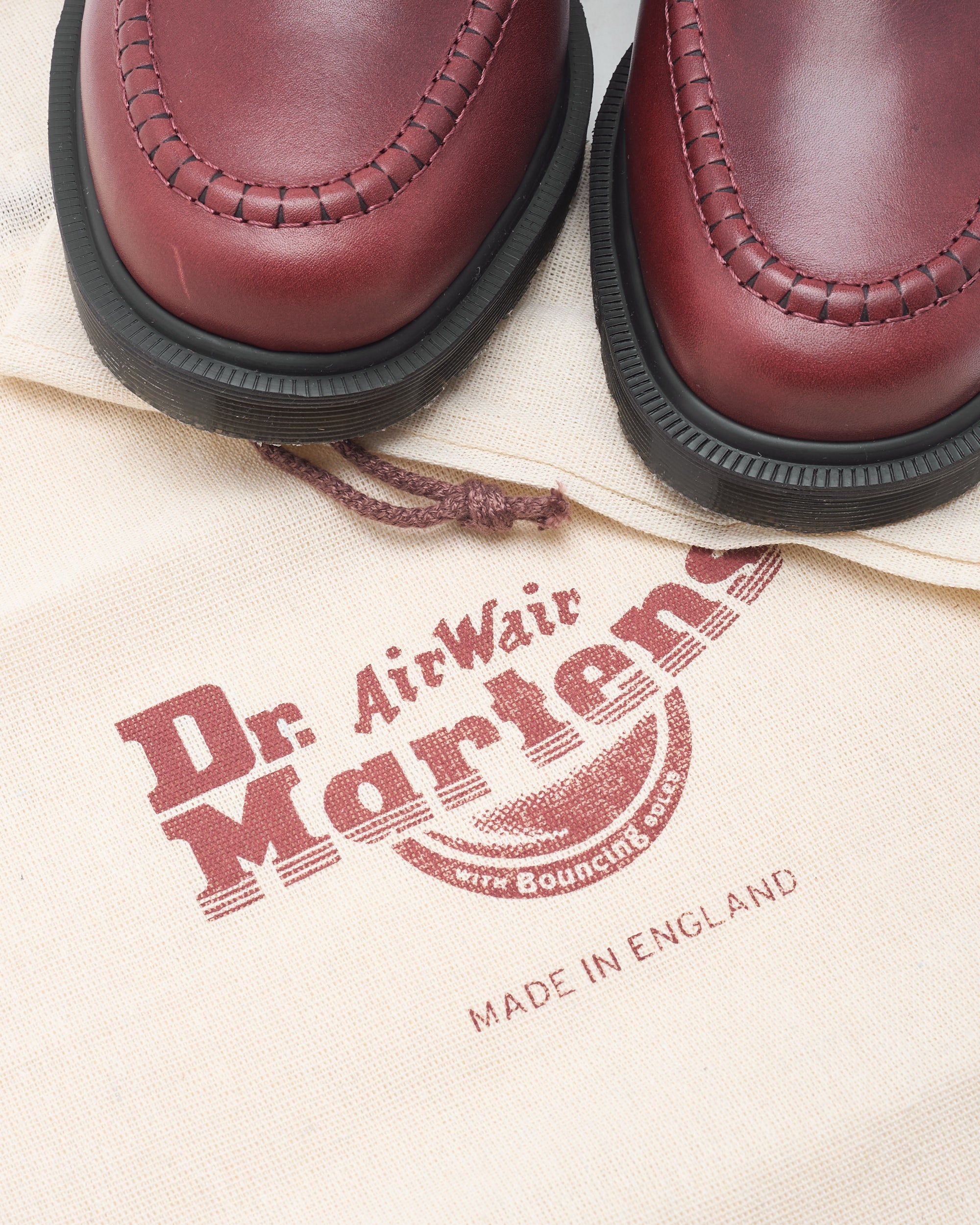 Shoes Dr. Martens Delapre Penny Unisex Shoes - 42692600