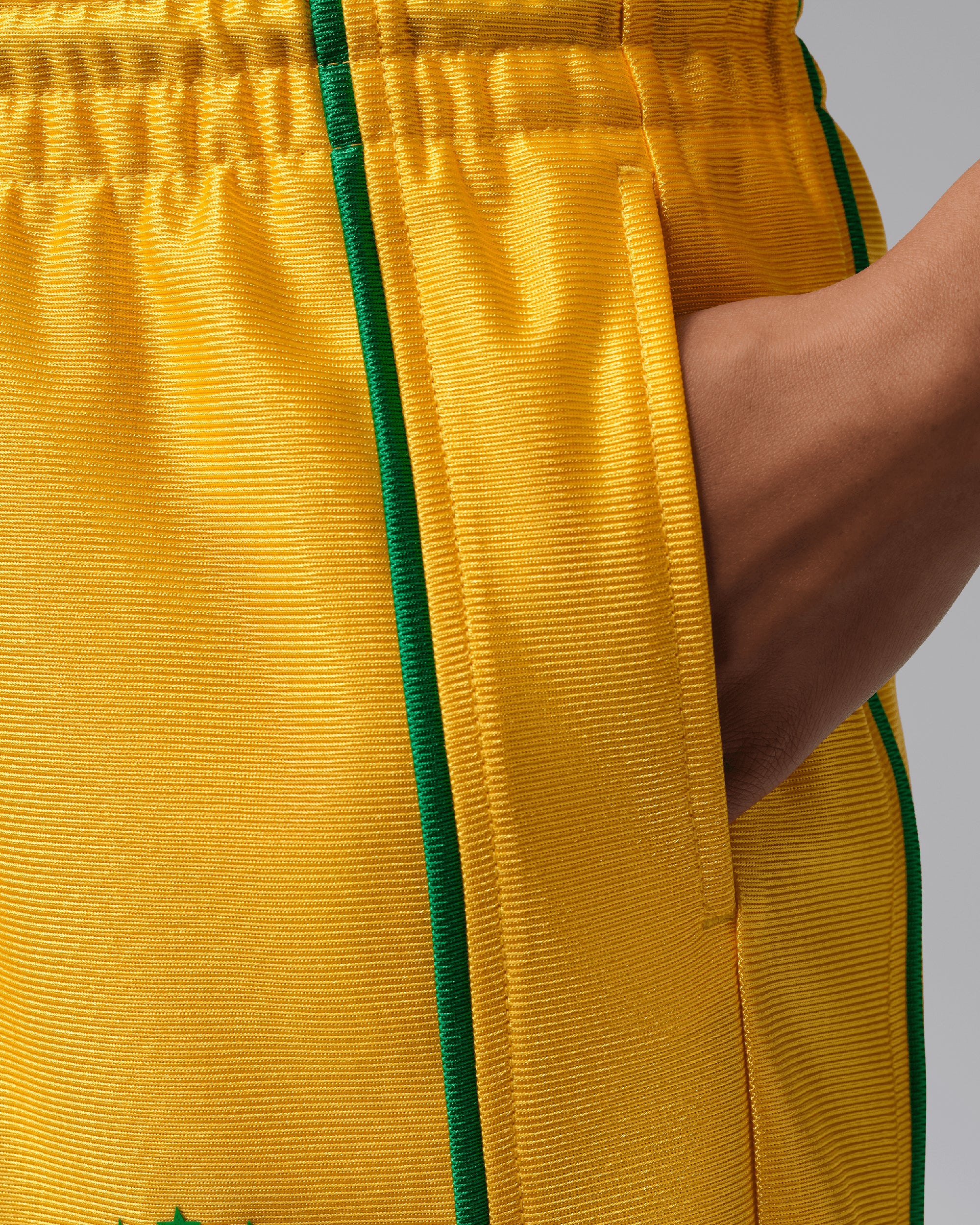 Shorts Jordan Brooklyn Brasil Logo Women's Shorts - IO2456-741