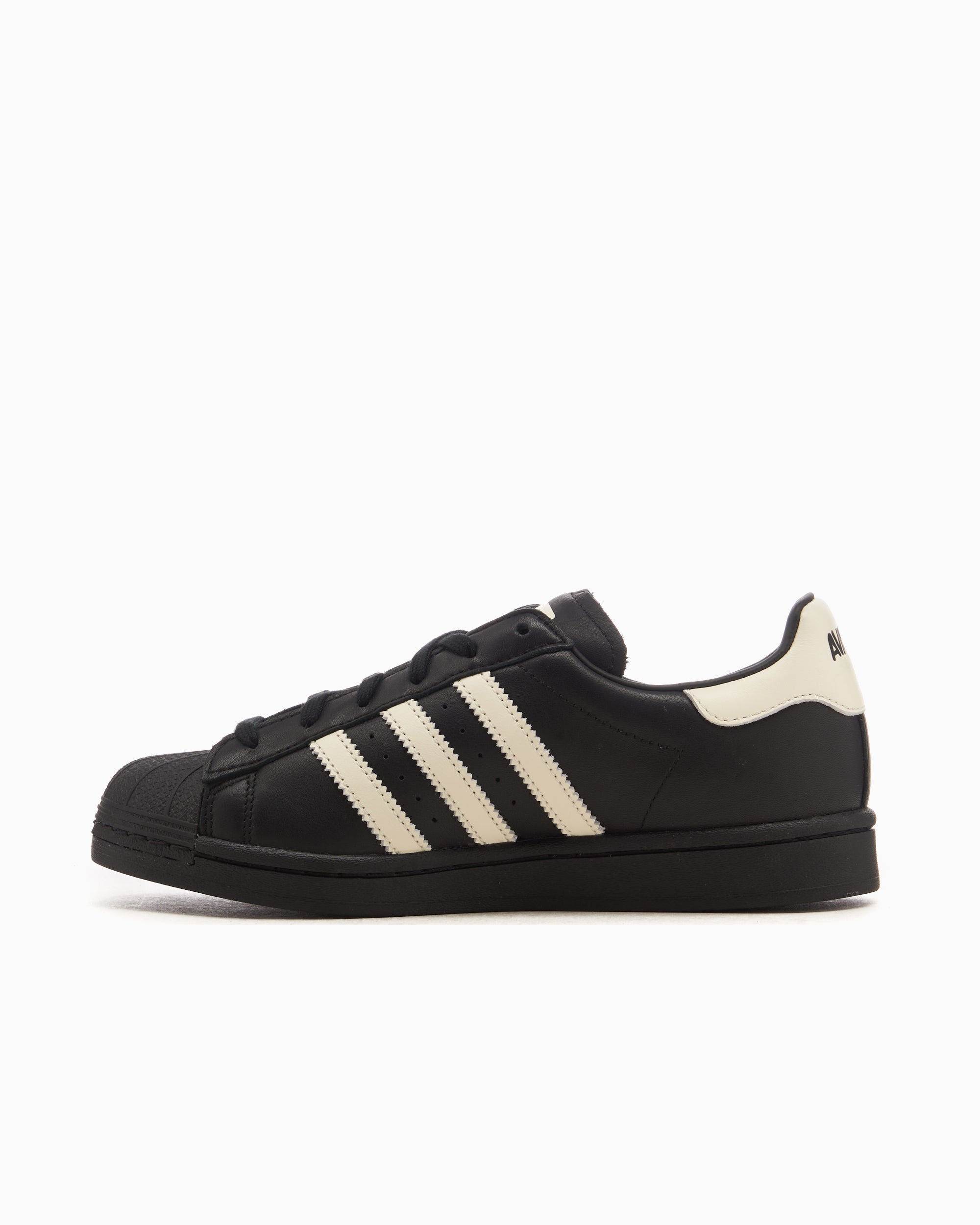 Sneakers adidas Originals x AVAVAV Women's Superfinger Superstar - JP7141