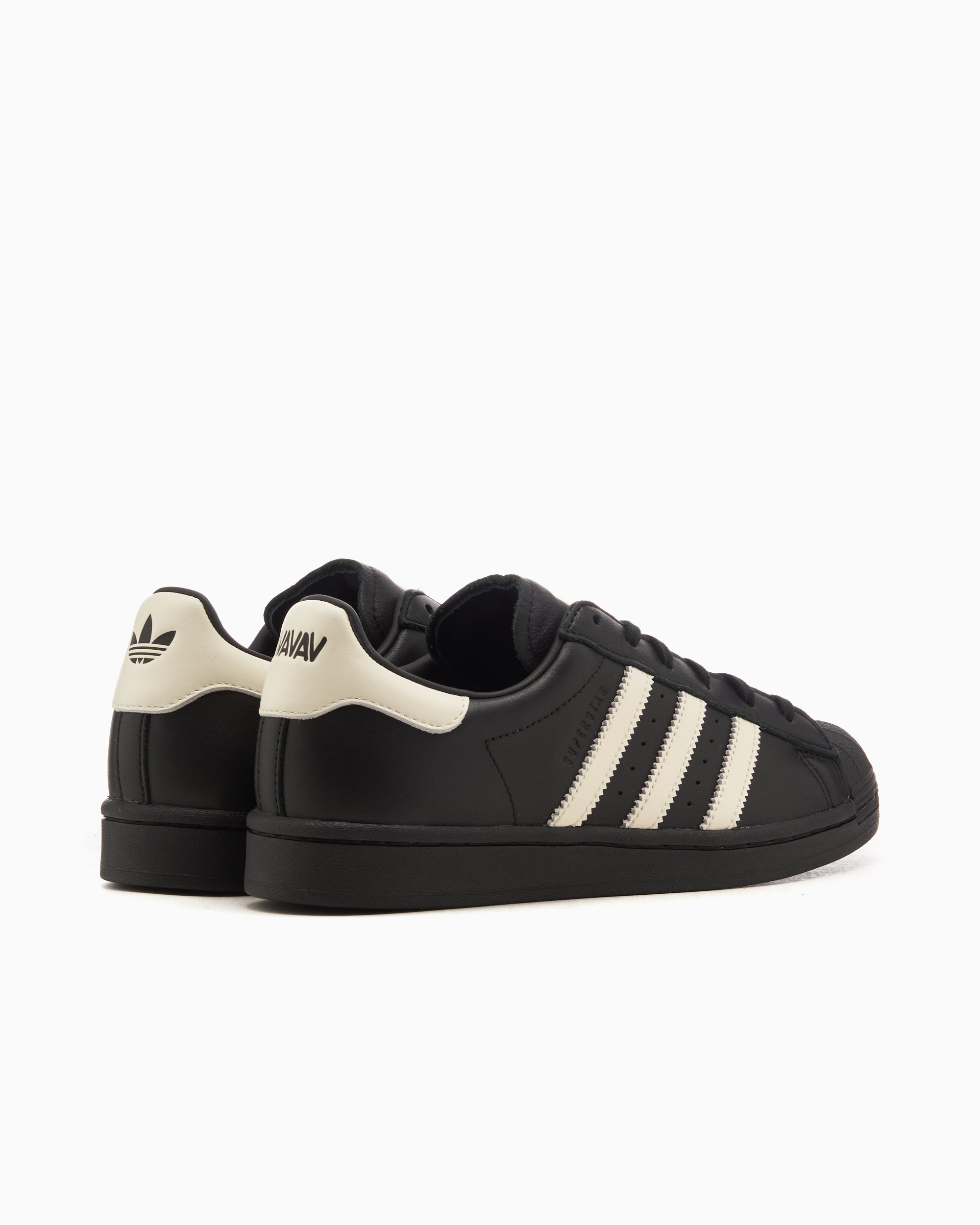 Sneakers adidas Originals x AVAVAV Women's Superfinger Superstar - JP7141