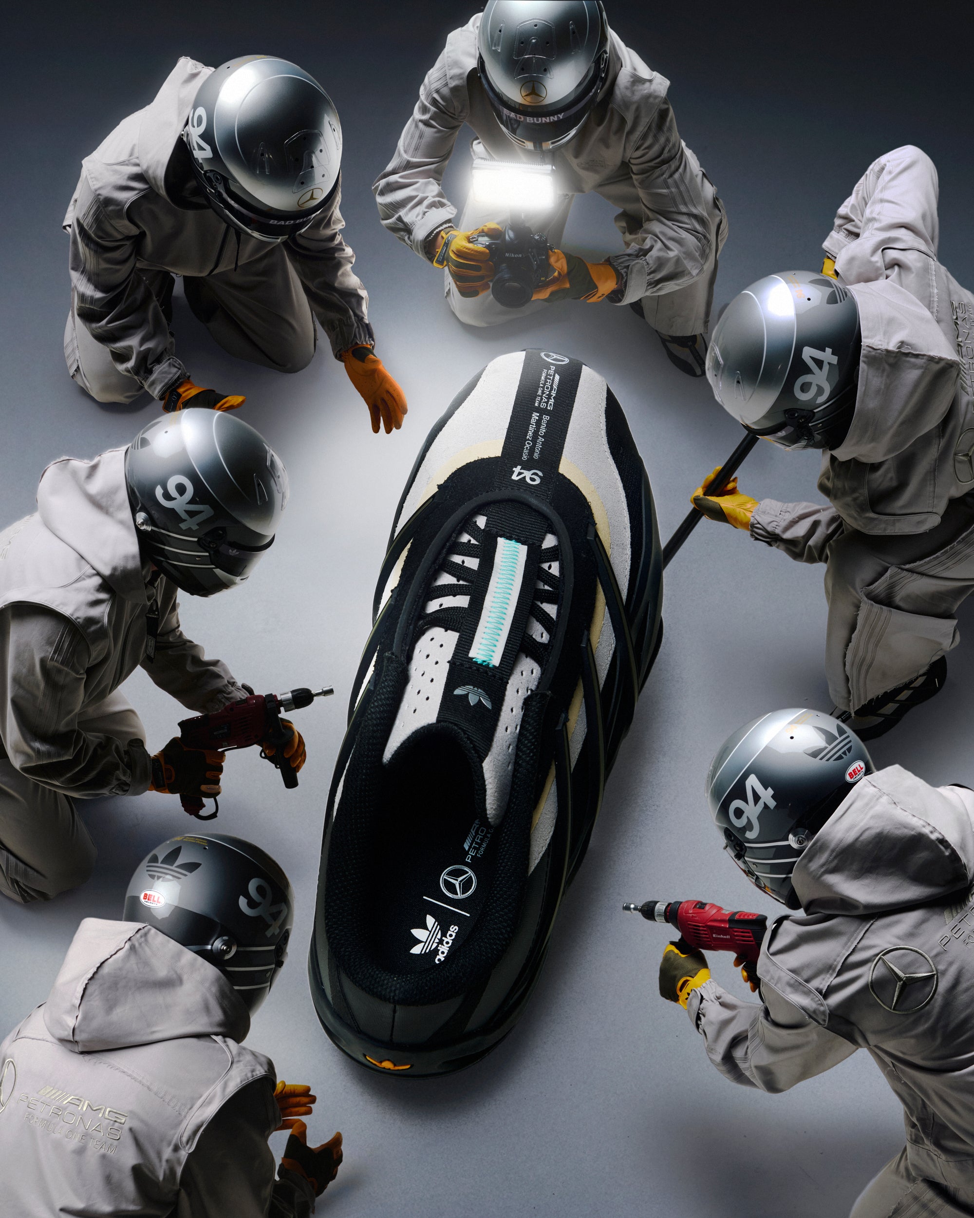 Sneakers adidas Originals x Bad Bunny x Mercedes AMG Petronas Adiracer GT - HQ2570