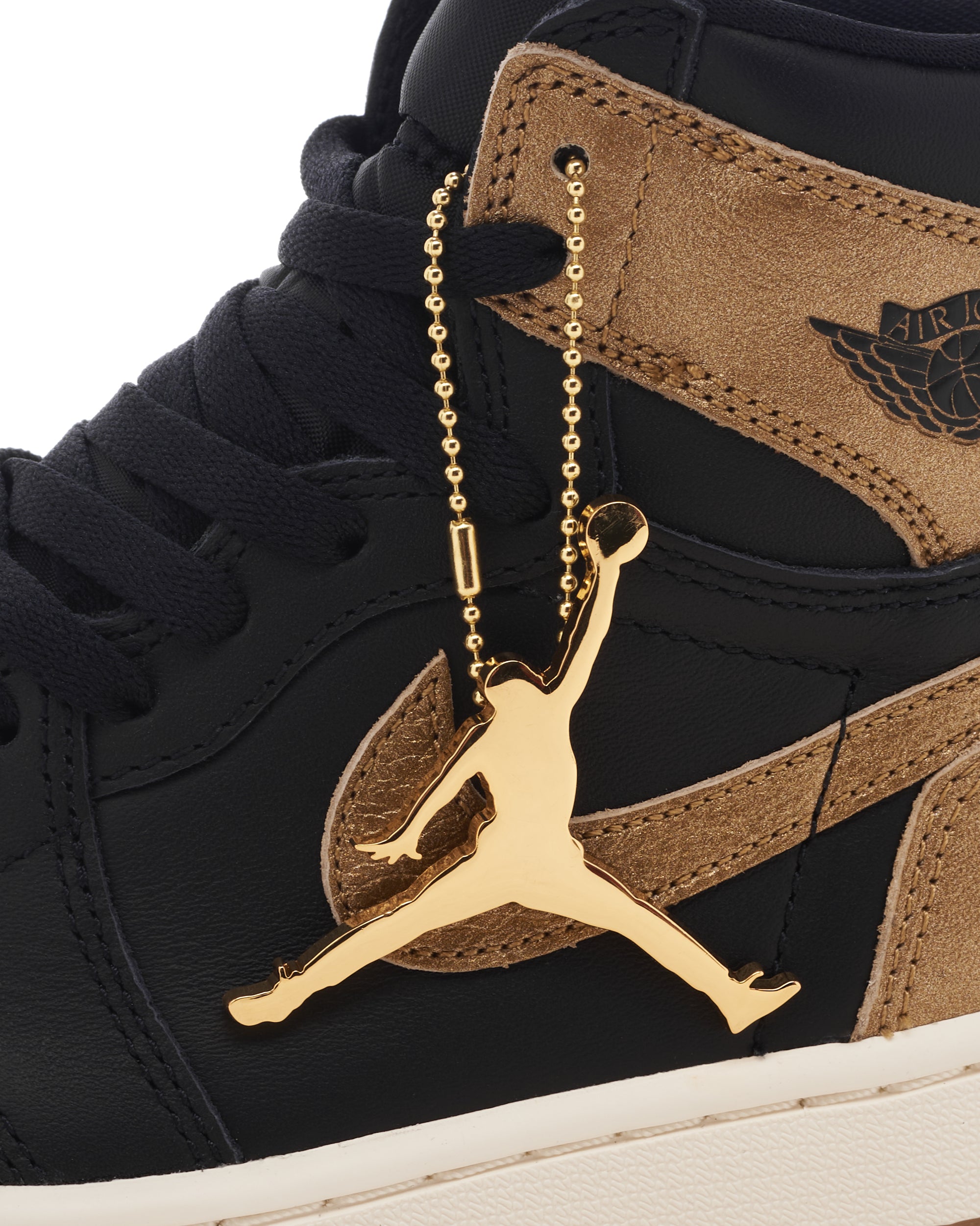 Sneakers Air Jordan 1 Retro High OG "Black Metallic Gold" - DZ5485-071