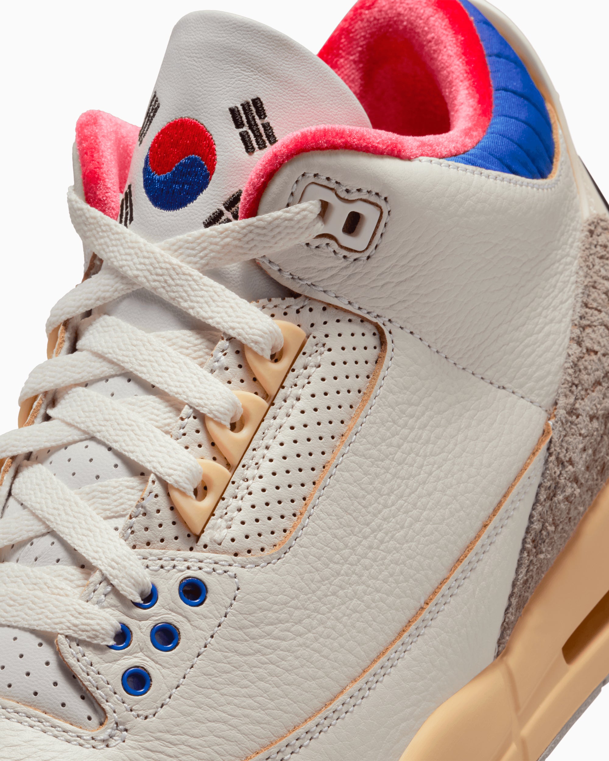 Sneakers Air Jordan 3 Retro OG SP "Seoul 2.0" - IB1482-100