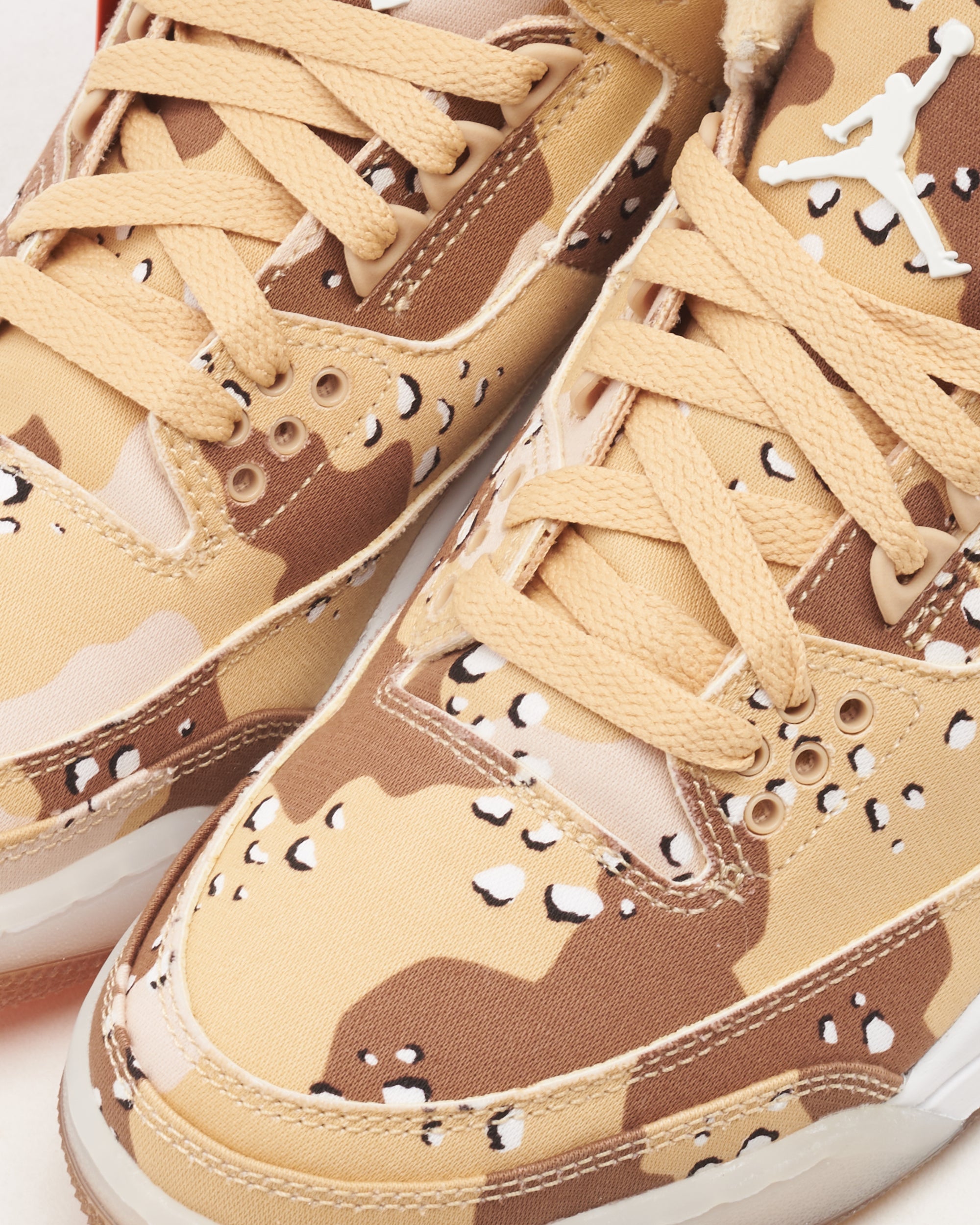 Sneakers Air Jordan x WNBA Women's 3 Retro Tex "Desert Camo" - HM4301-200