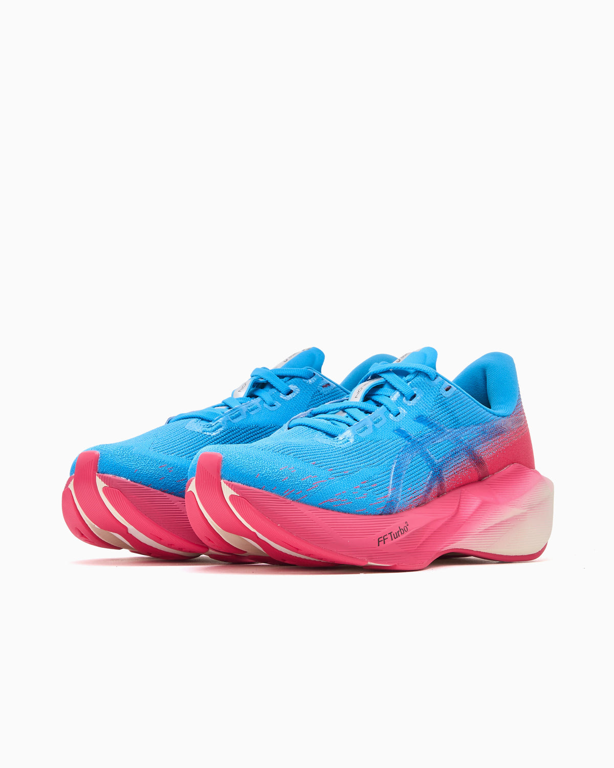 Sneakers ASICS x Distance Novablast 6 "Digital Aqua" - 1013A263-400