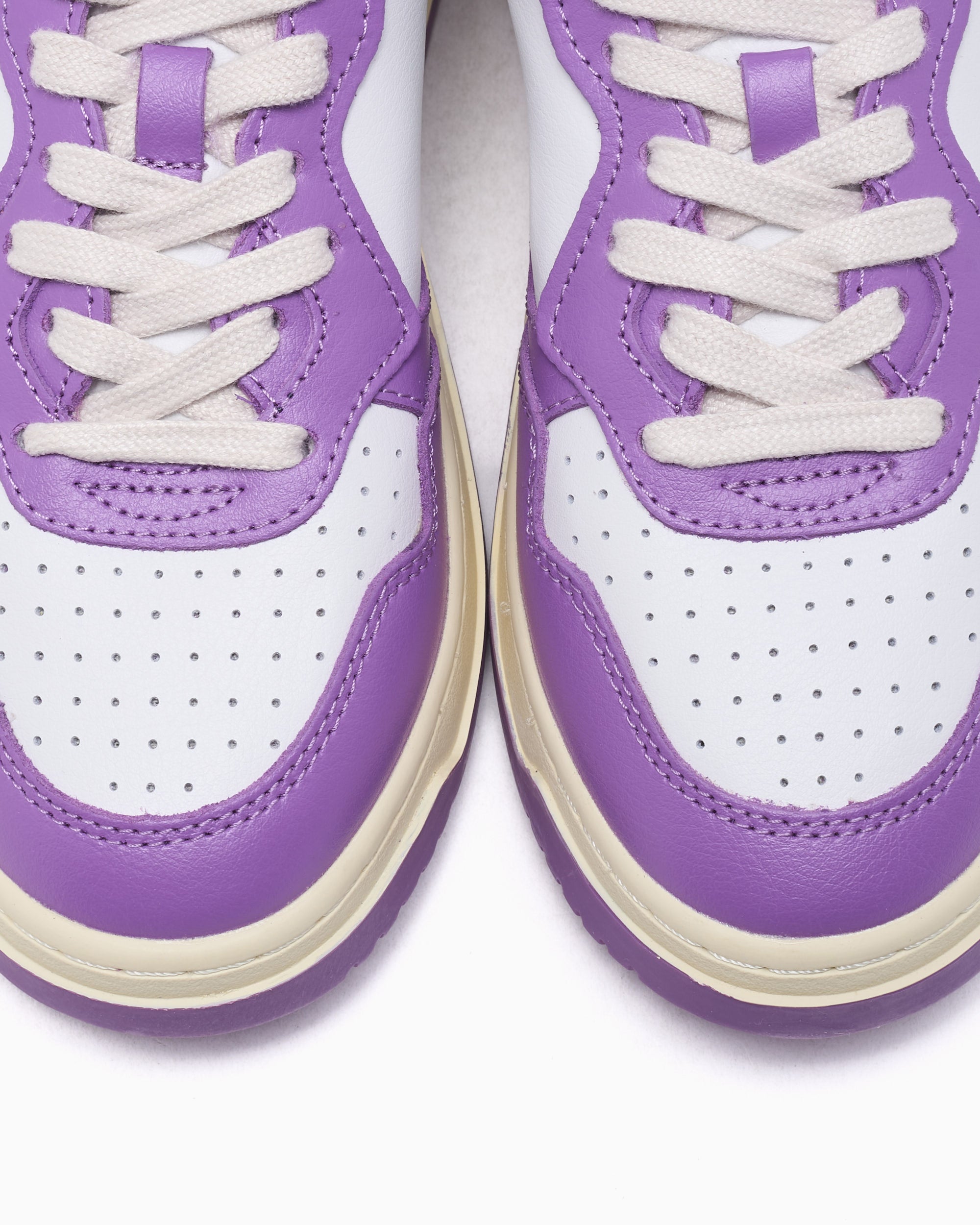 Sneakers Autry Women's Medalist Low Leather - AULWWB07