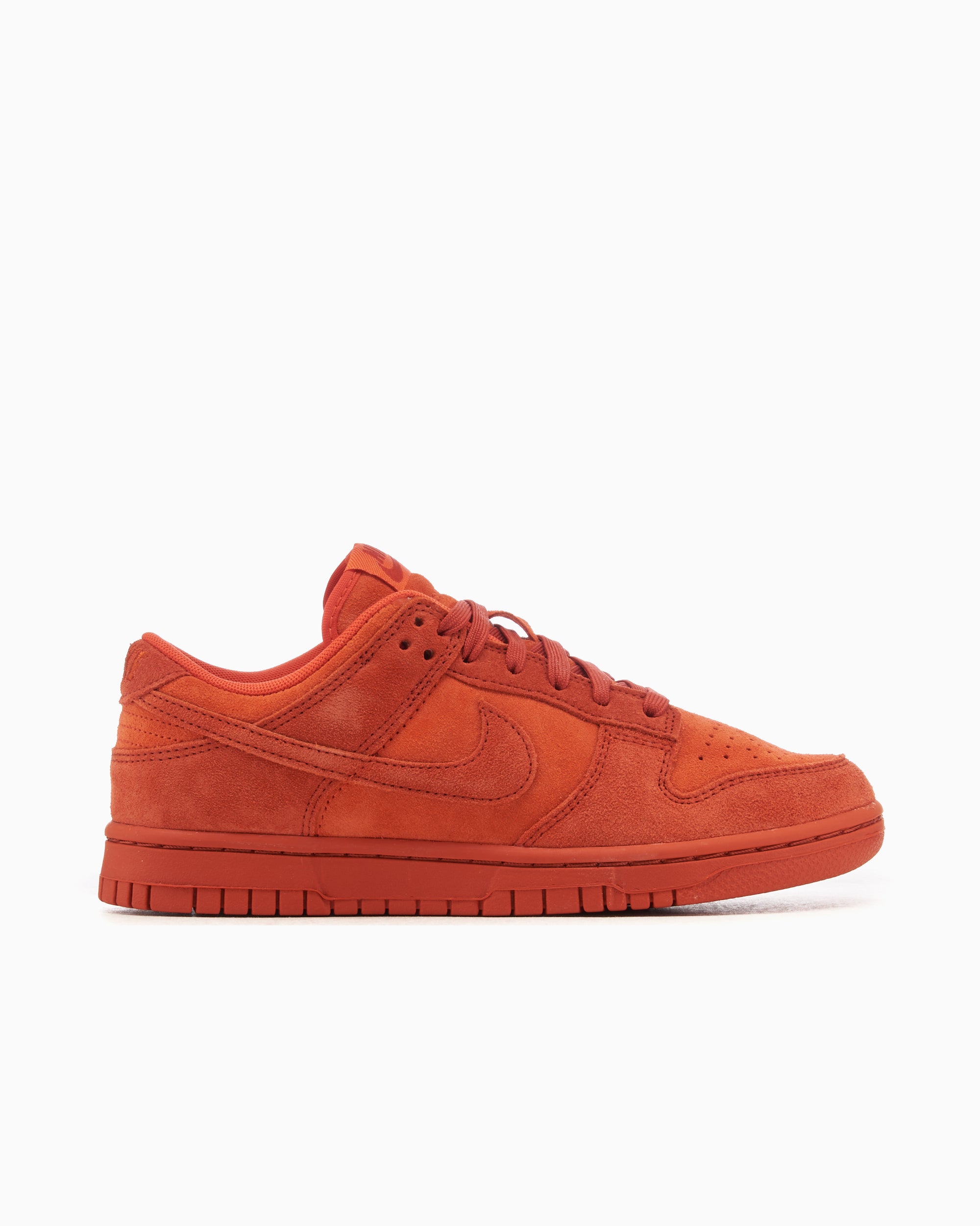 Sneakers Nike Women's Dunk Low SE "Picante Red" - HV5756-633