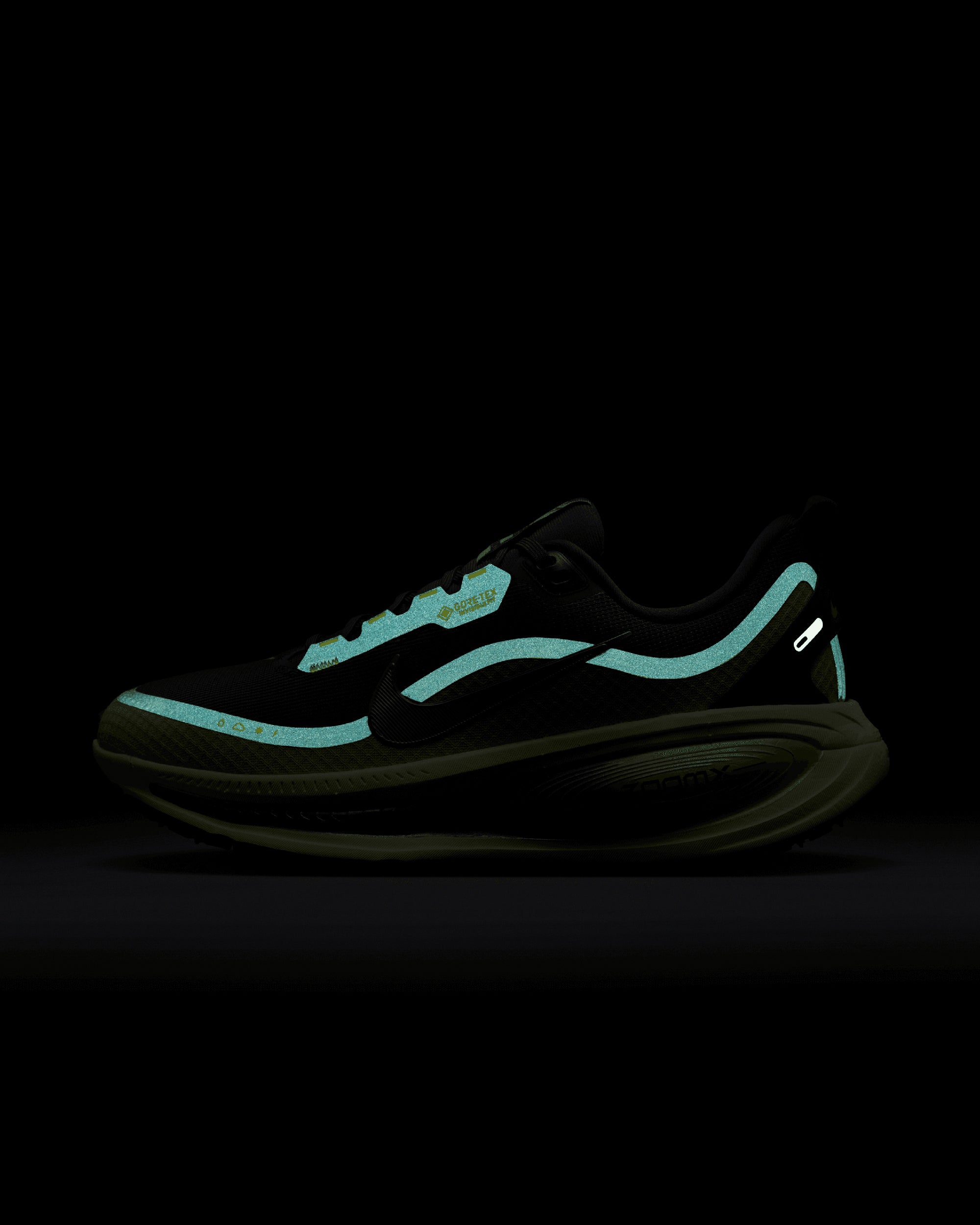 Sneakers Nike Women's Vomero 18 Gore-Tex® - HQ7002-300