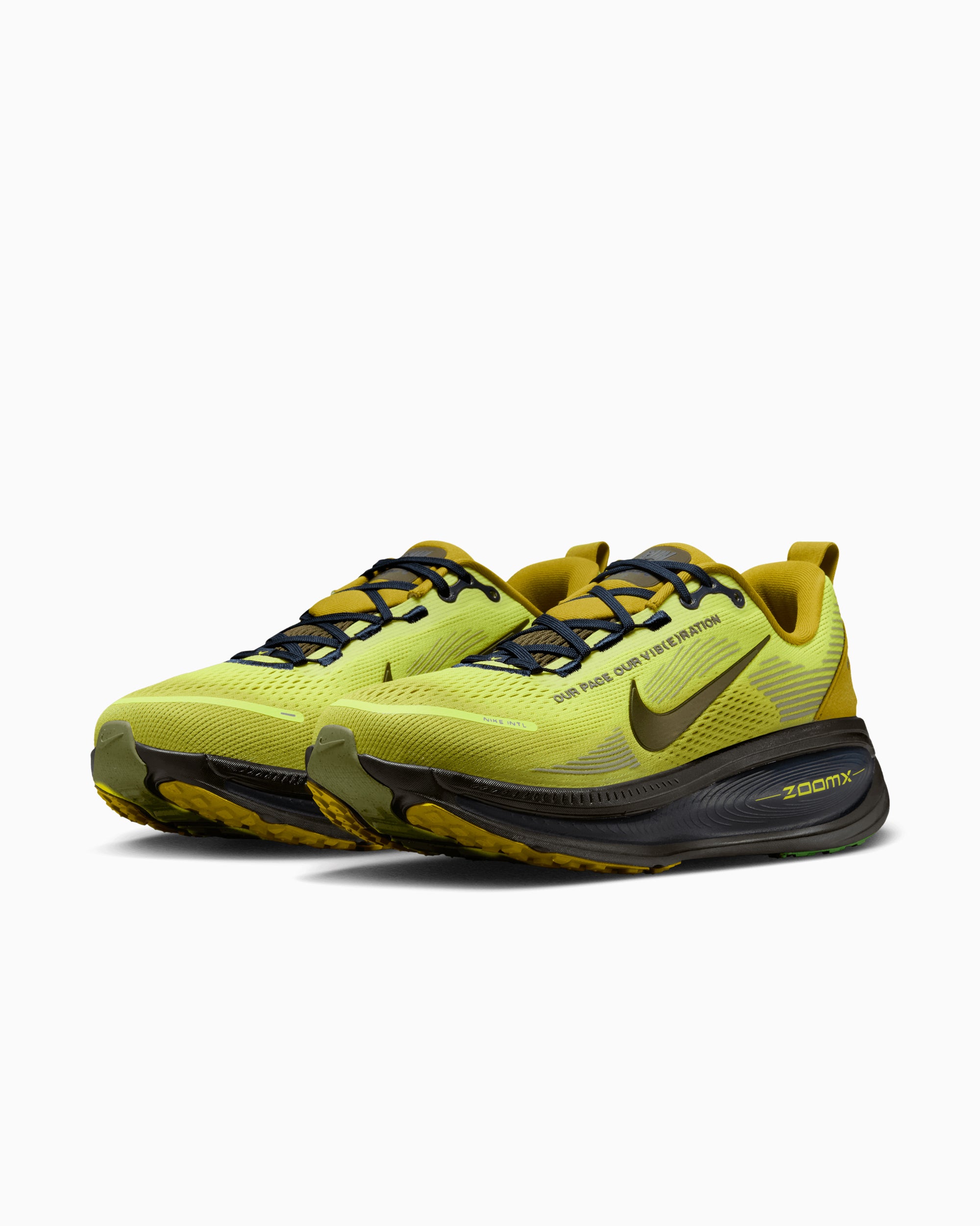 Sneakers Nike Women's Vomero 18 SE - IQ3413-704