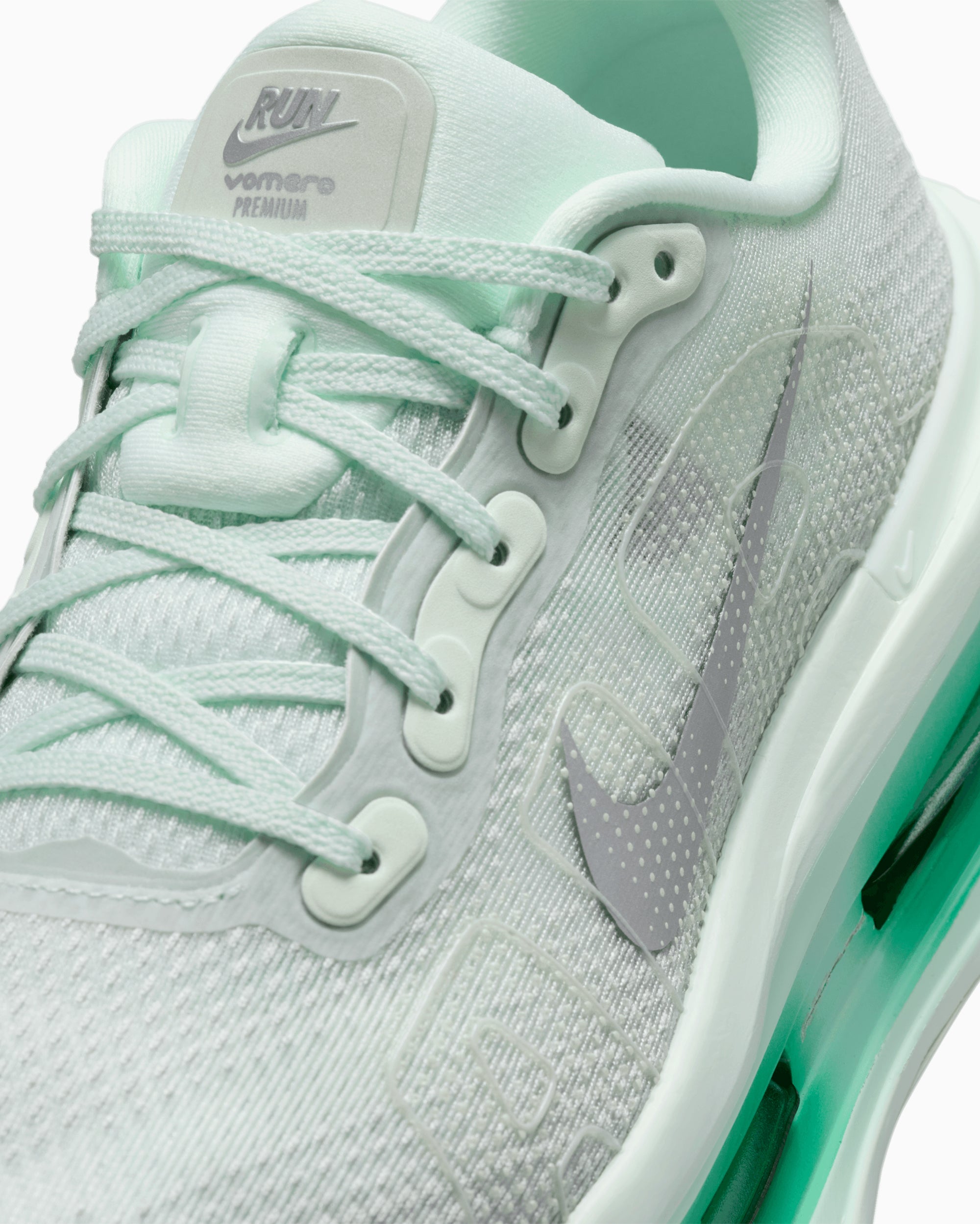 Sneakers Nike Women's Vomero Premium - HM5973-300