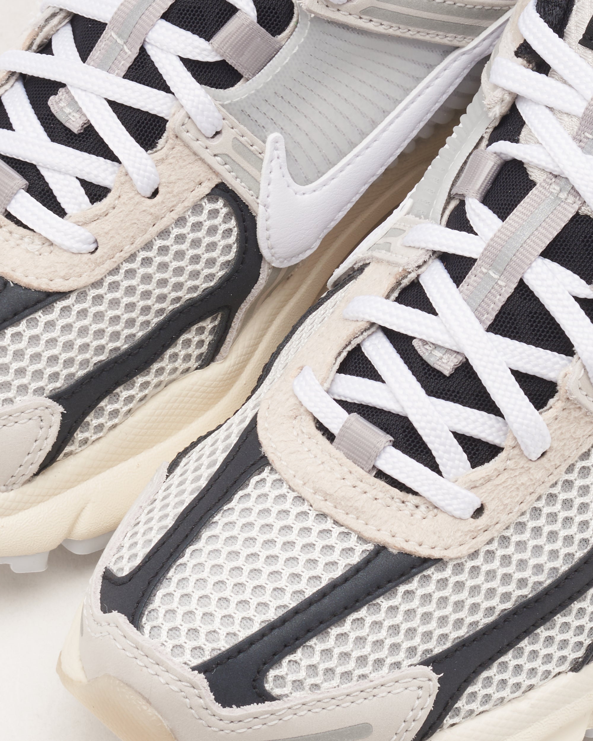 Sneakers Nike Zoom Vomero 5 Premium "Supersonic" - FN7649-110