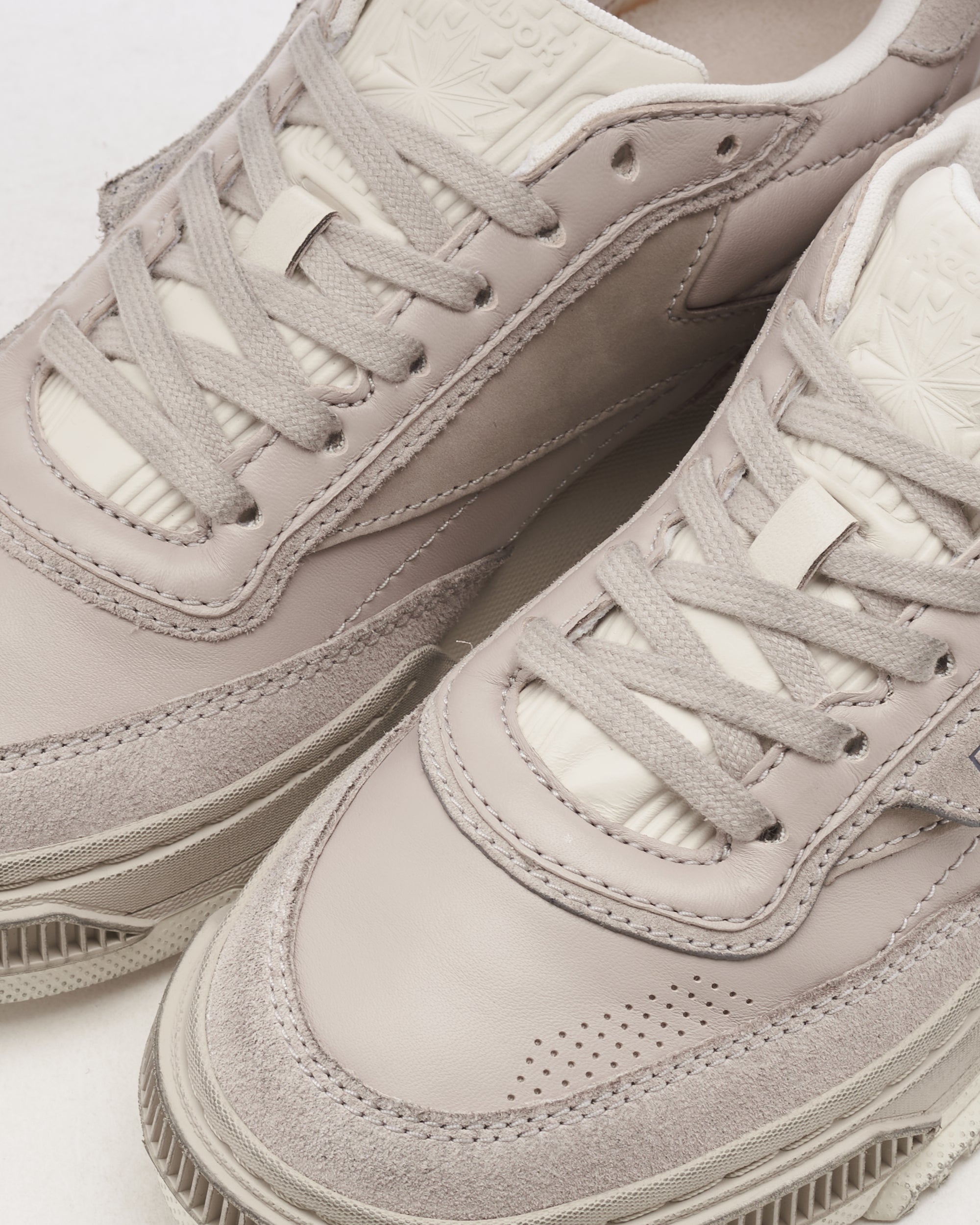 Sneakers Reebok Women's Club C LTD - RMIA04DC99LEA00G0900