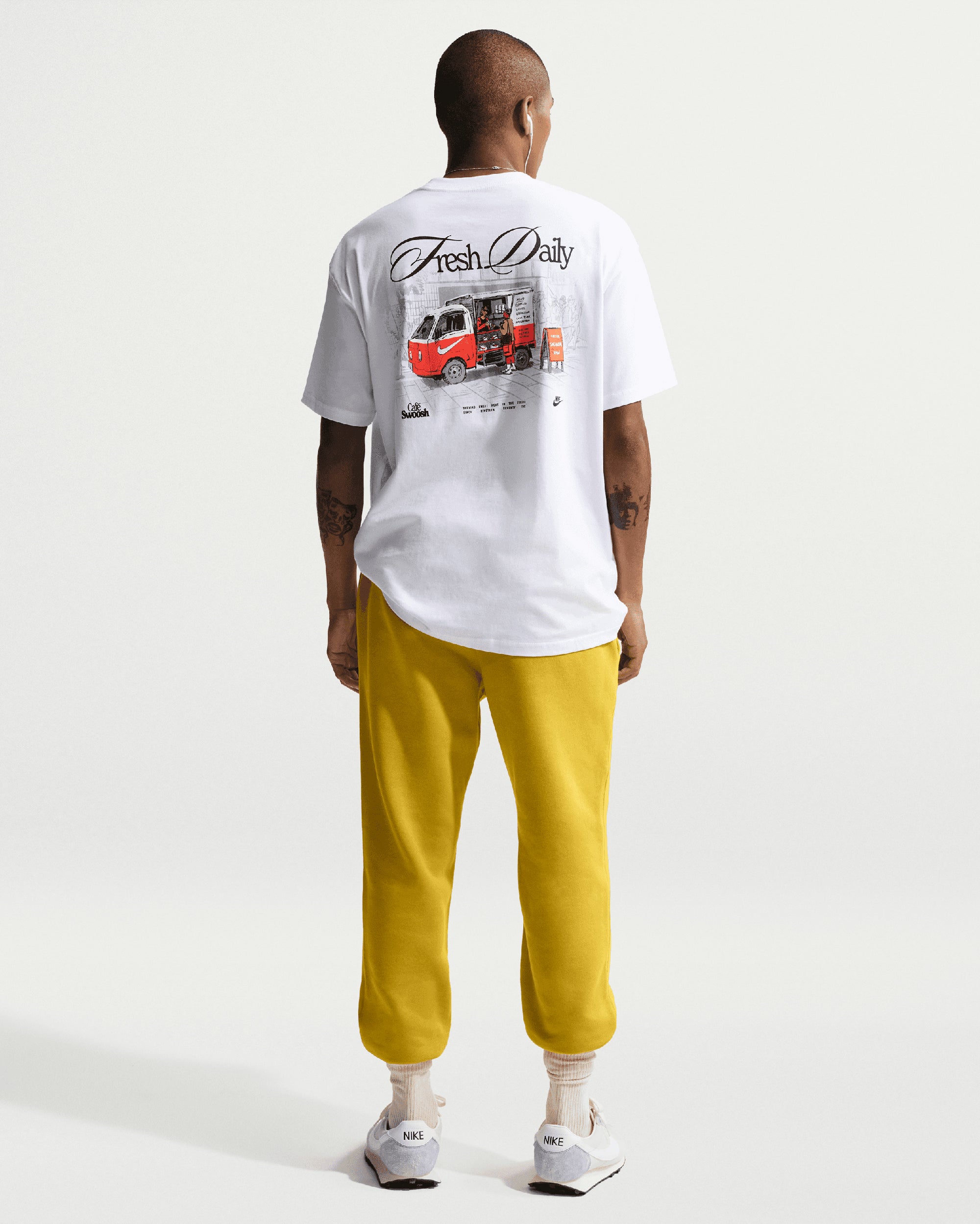 T-Shirts Nike Sportswear Graphic Relaxed Men's T-Shirt - IH1157-100