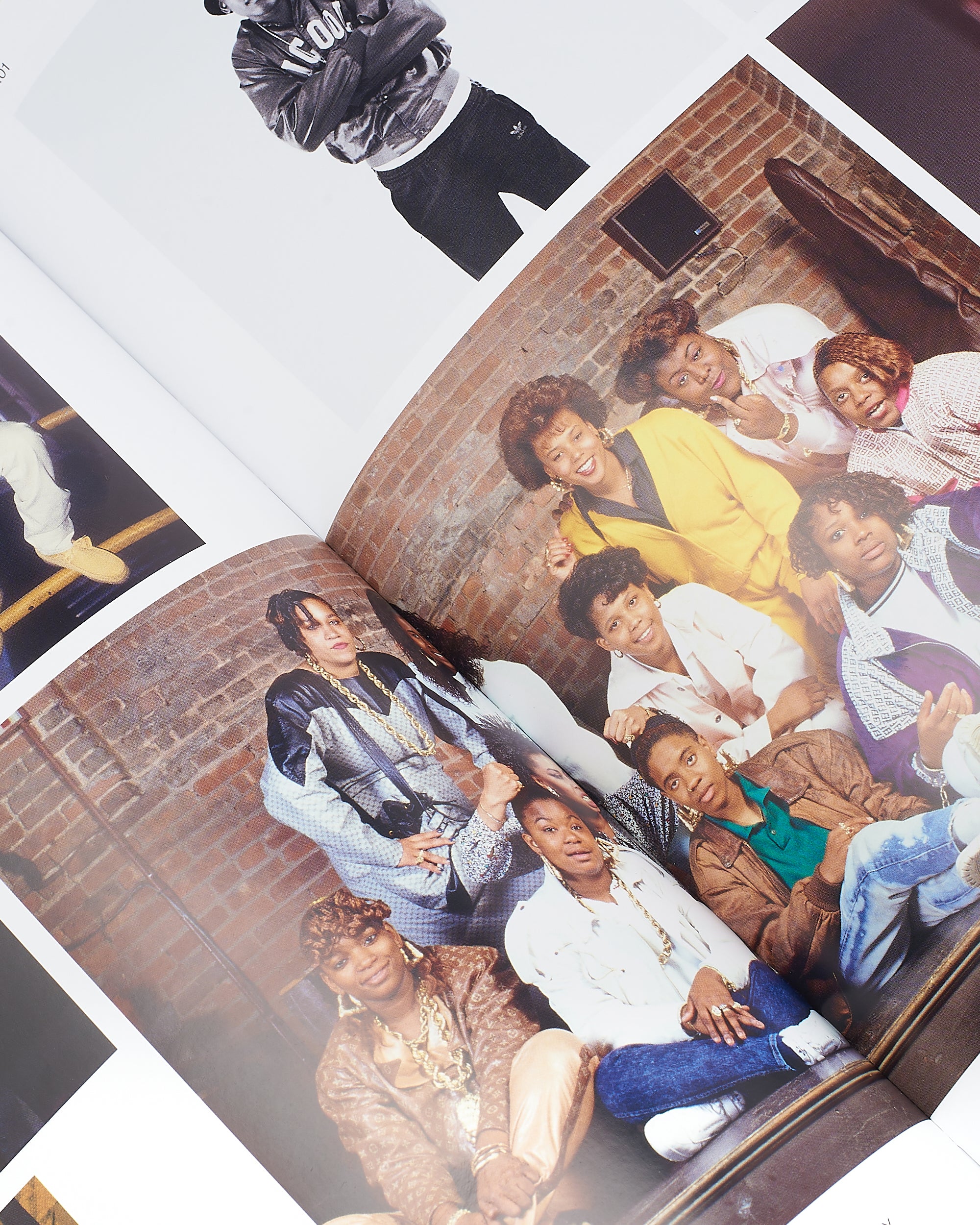 Books Magazines Phaidon Rapper's Deluxe - How Hip Hop Made The World - 9781838666224