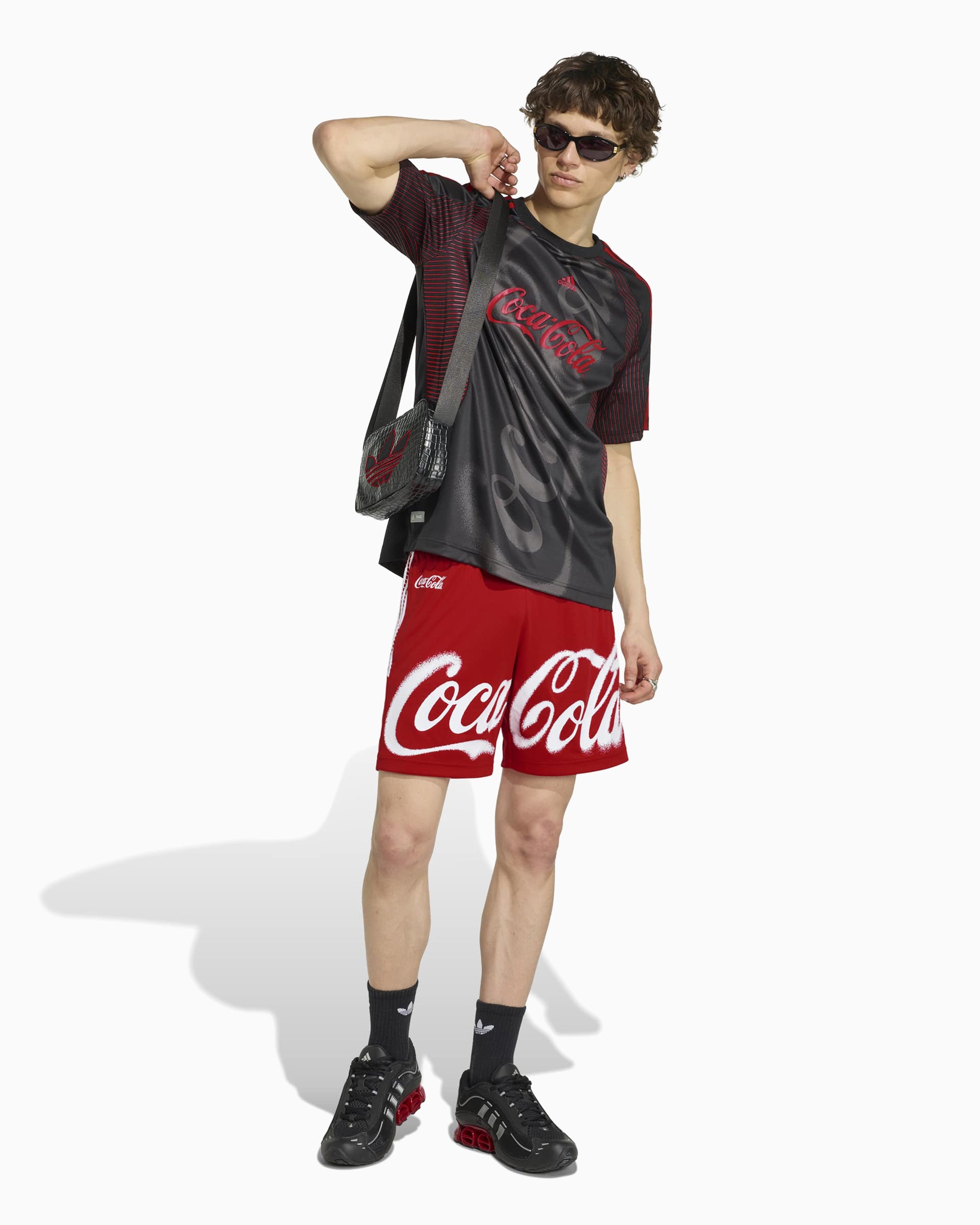 Shorts adidas Originals x Coca-Cola Relaxed Men's Shorts - KY2102