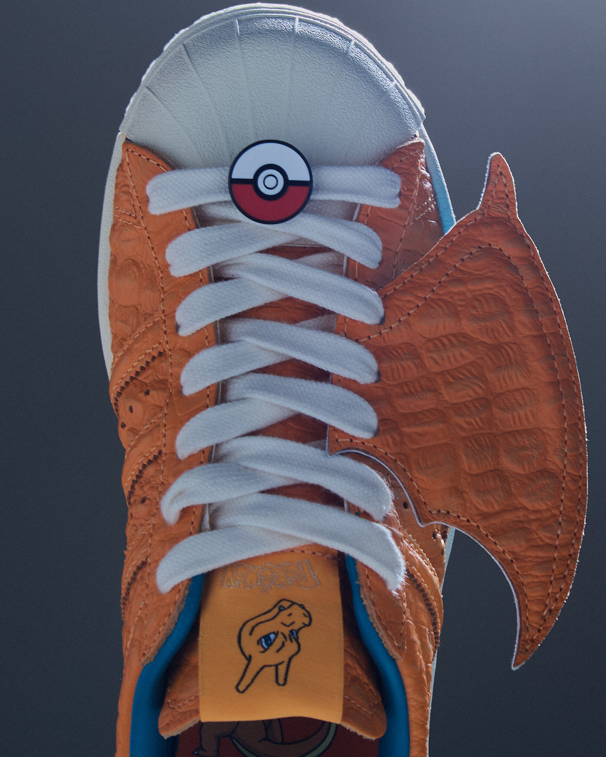 Sneakers adidas Originals x Pokemon Superstar Vintage "Charizard" - KI2861