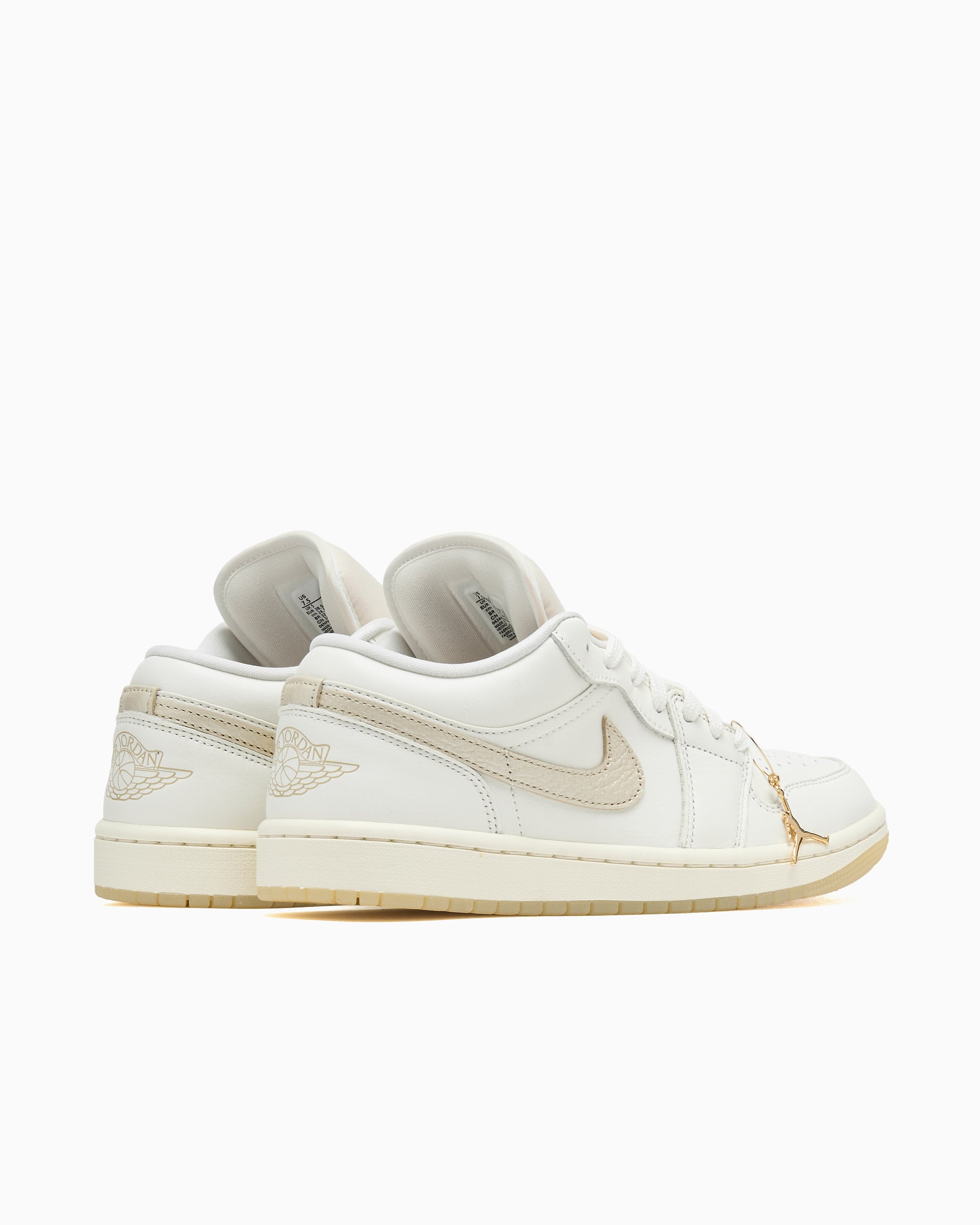 Sneakers Air Jordan Women's  1 Low SE "Hoops Gold Pack" - HV5157-100