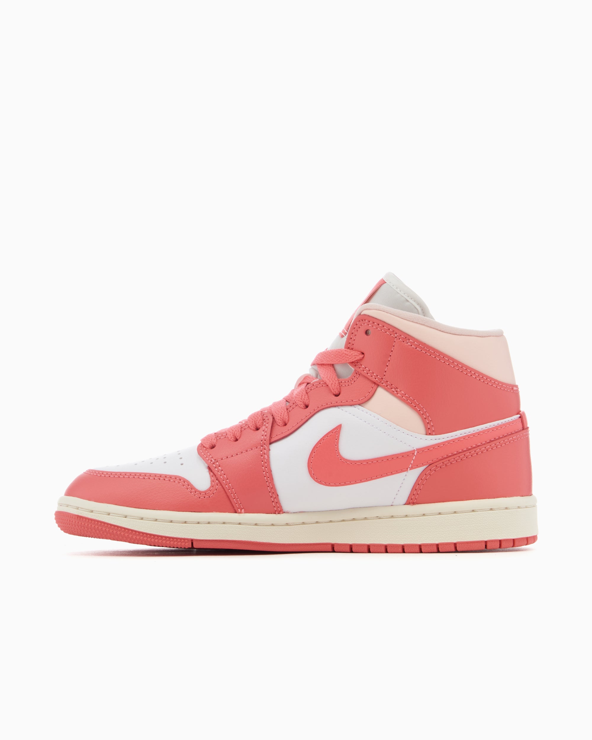 Sneakers Air Jordan Women's 1 Mid "Strawberries & Cream" - BQ6472-186