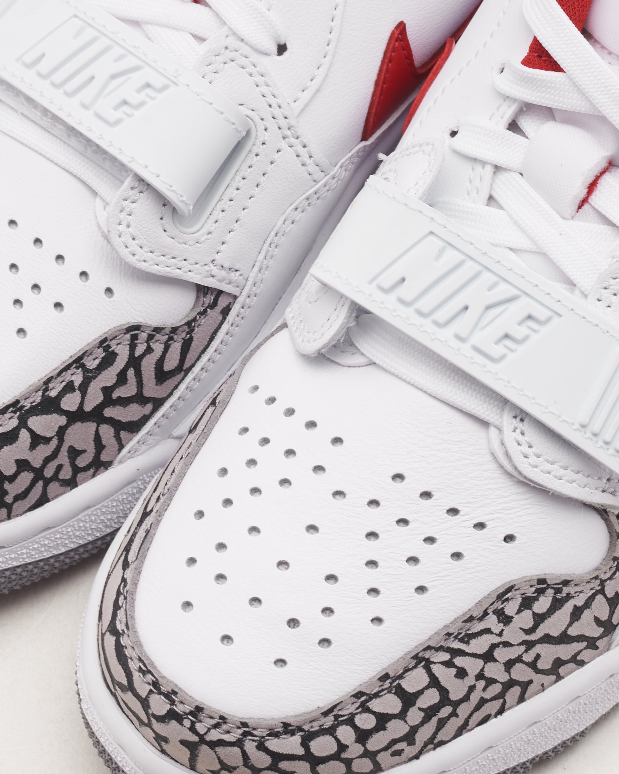 Sneakers Air Jordan Women's Legacy 312 Low - FQ7827-106