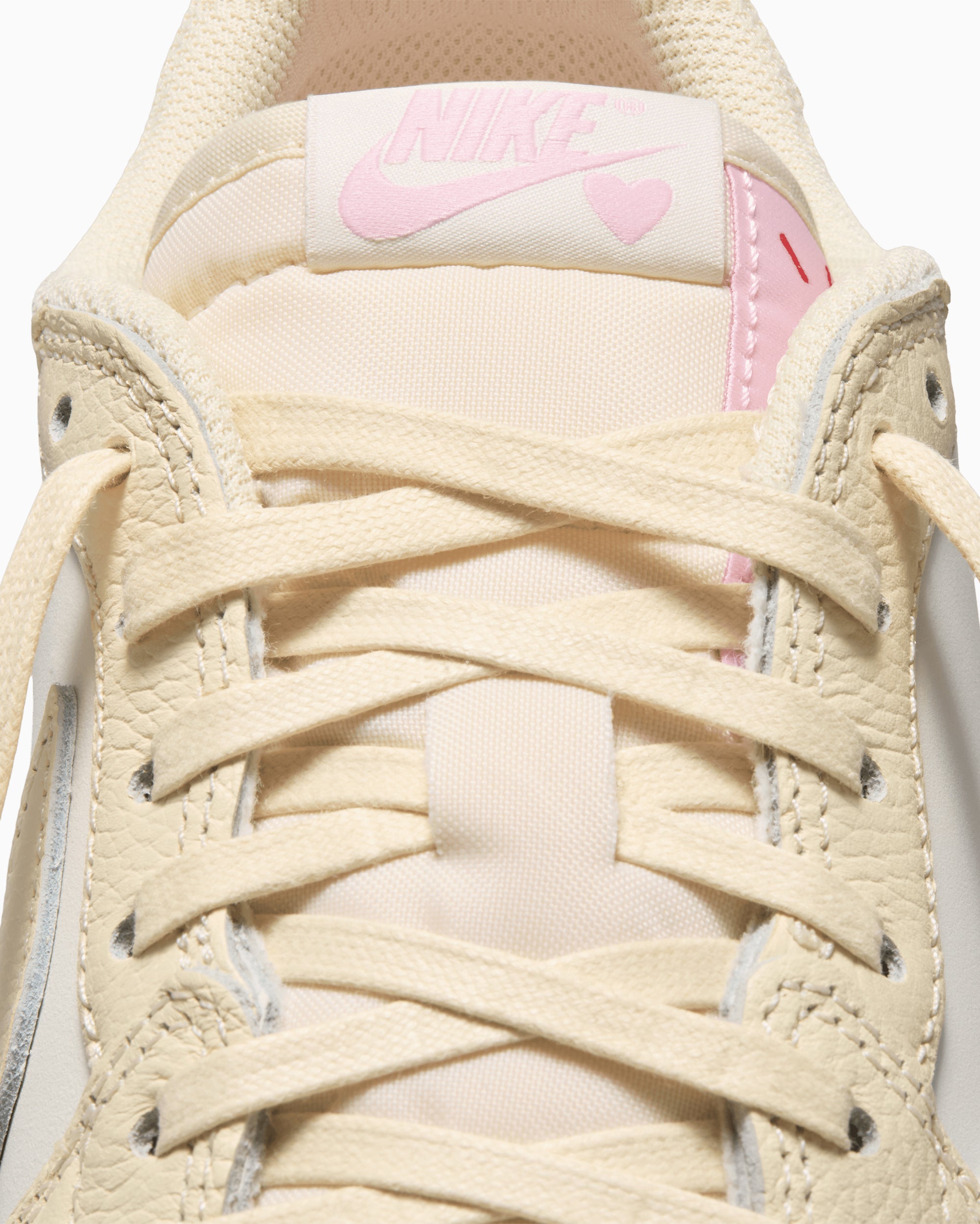 Sneakers Air Jordan x Travis Scott 1 Low Retro "Shy Pink" - IQ7604-100