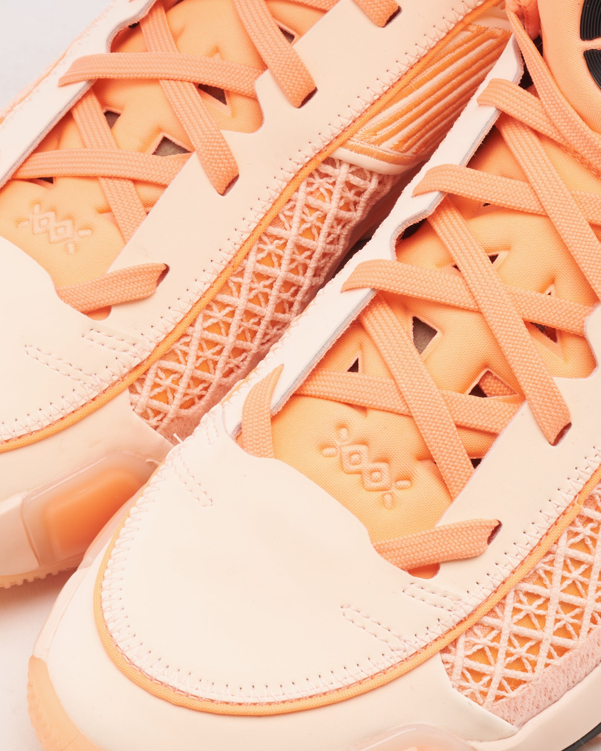 Sneakers Air Jordan XXXVIII Low "Crimson Tint" - FD2326-800