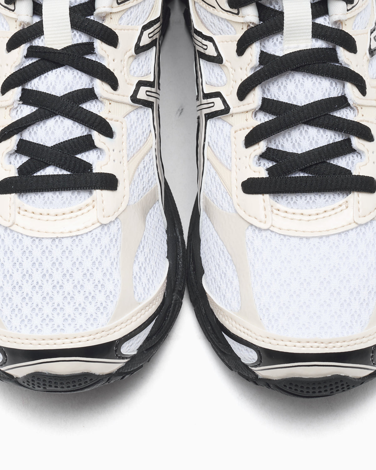 Sneakers ASICS Gel-Cumulus 16 "Patent Pack" - 1203B071-100