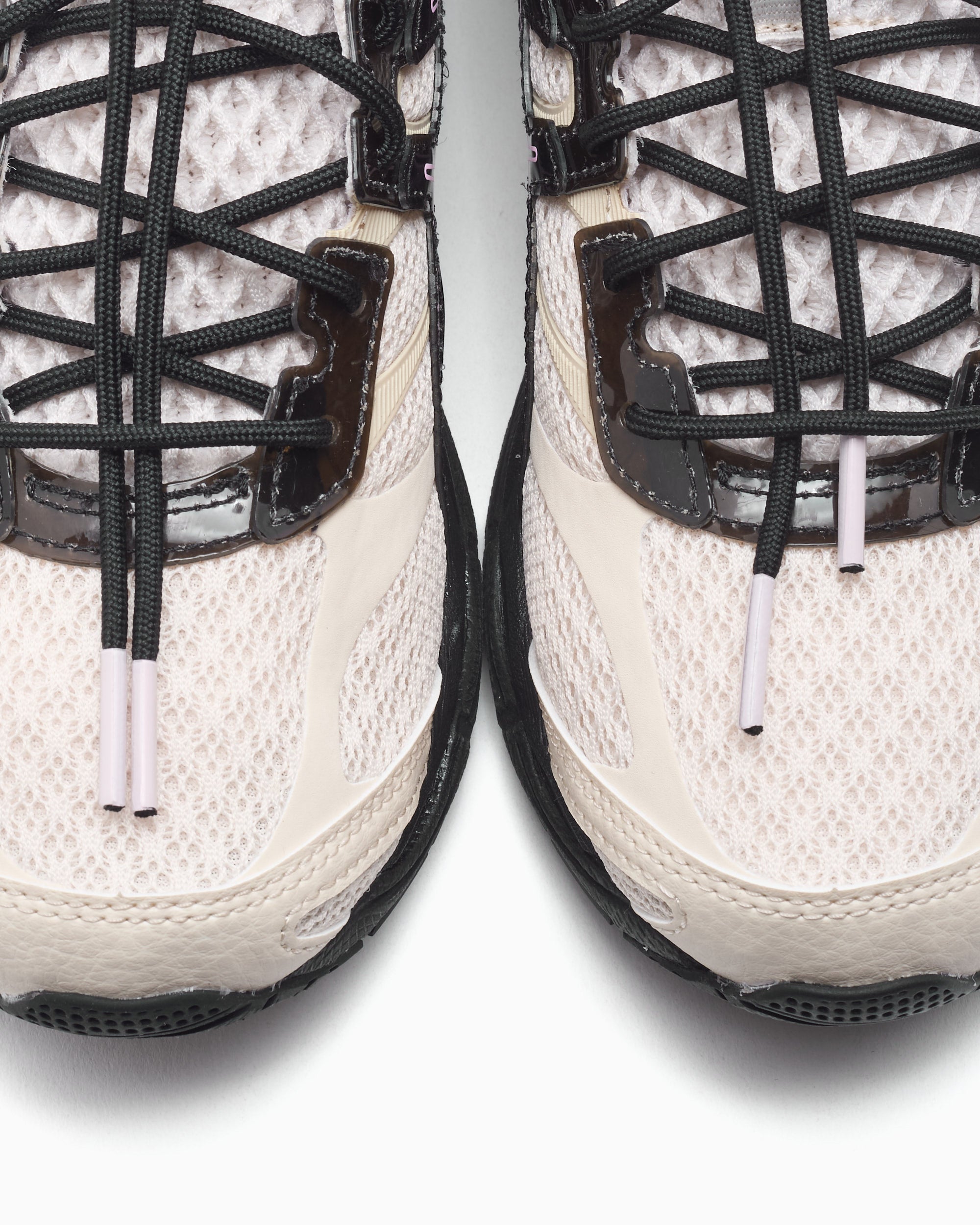 Sneakers ASICS x Finesse Gel-Cumulus™ 16 - 1203B003-200