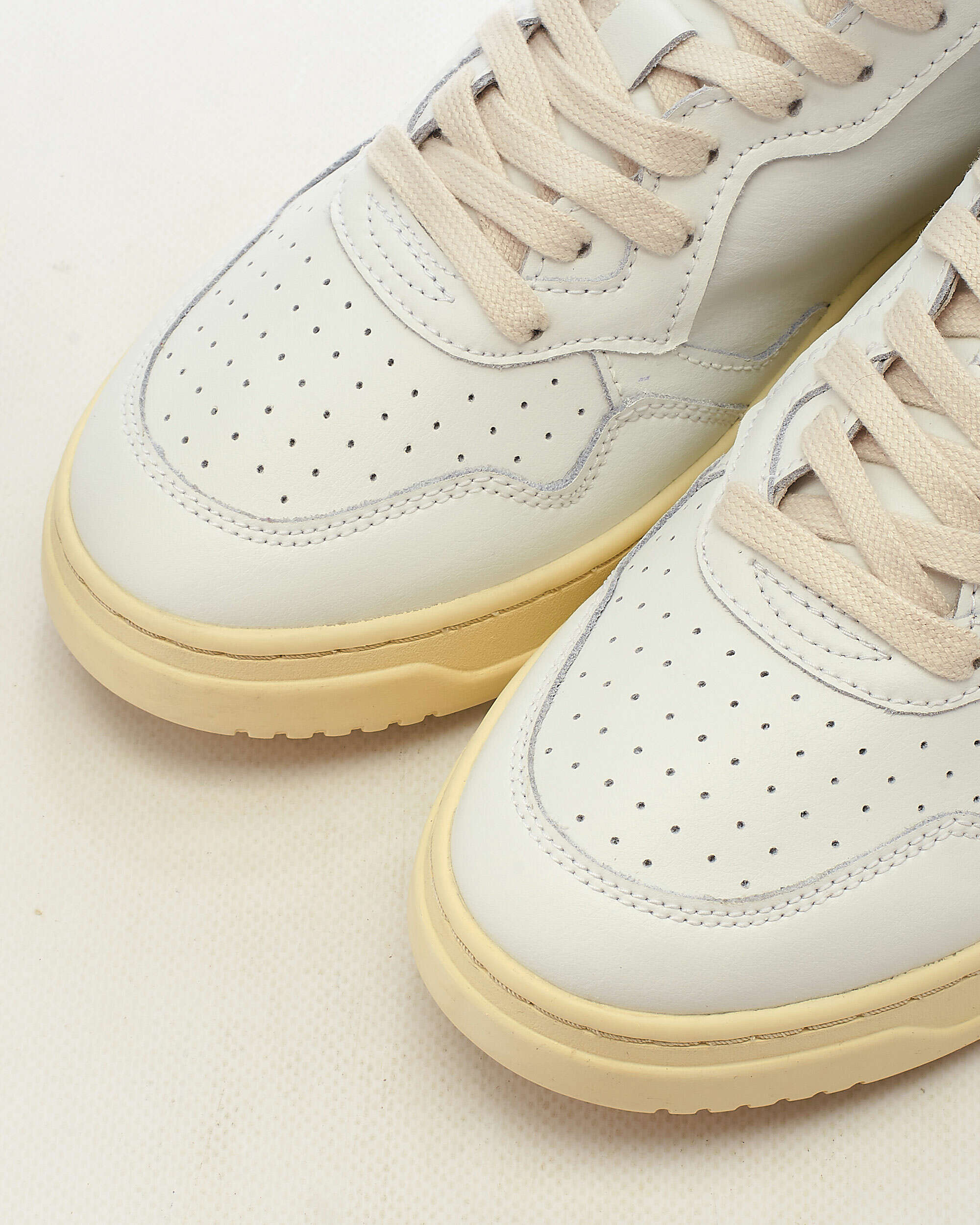 Autry Medalist Low Leather