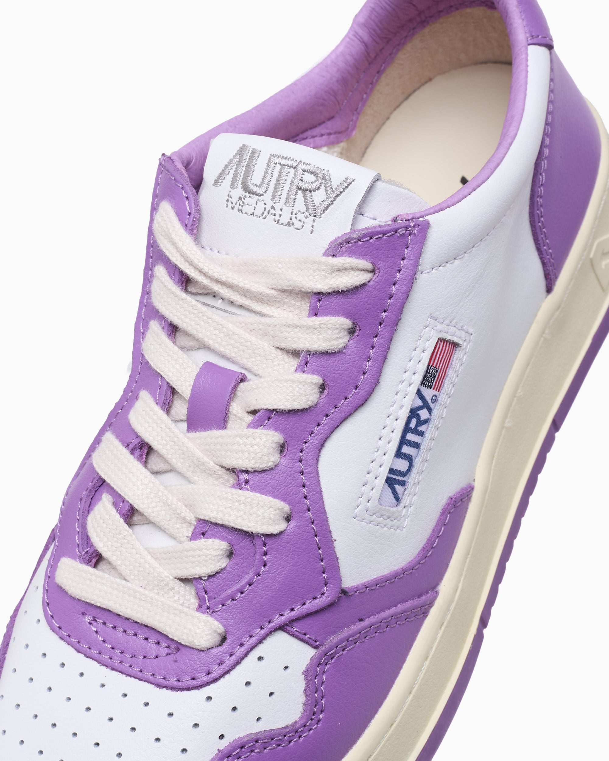 Sneakers Autry Women's Medalist Low Leather - AULWWB07