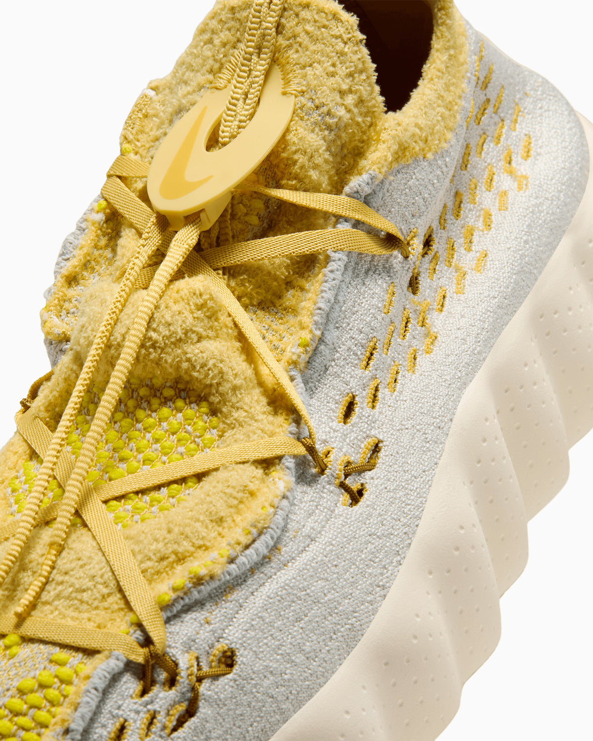Sneakers Nike Mind 002 Flyknit "Saturn Gold" - IR2176-003