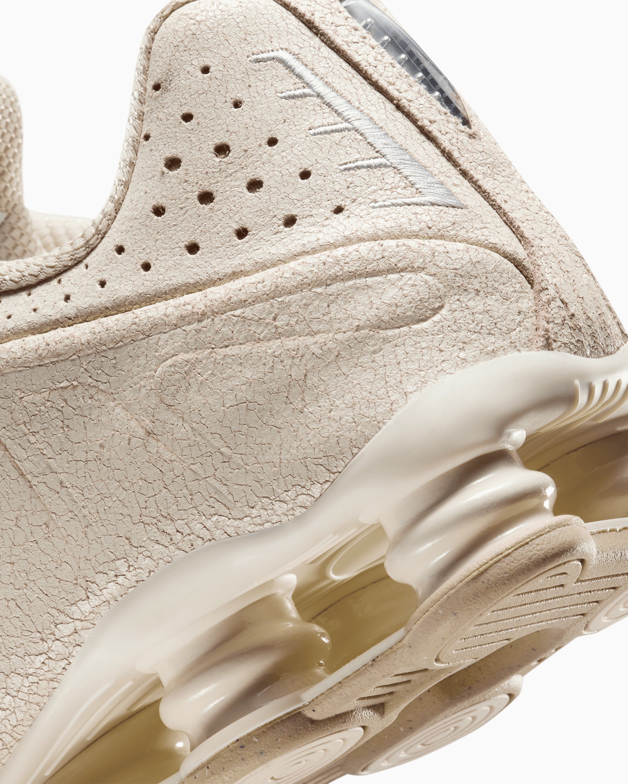 Sneakers Nike Shox R4 "Natural and Metallic Silver" - IO4544-100