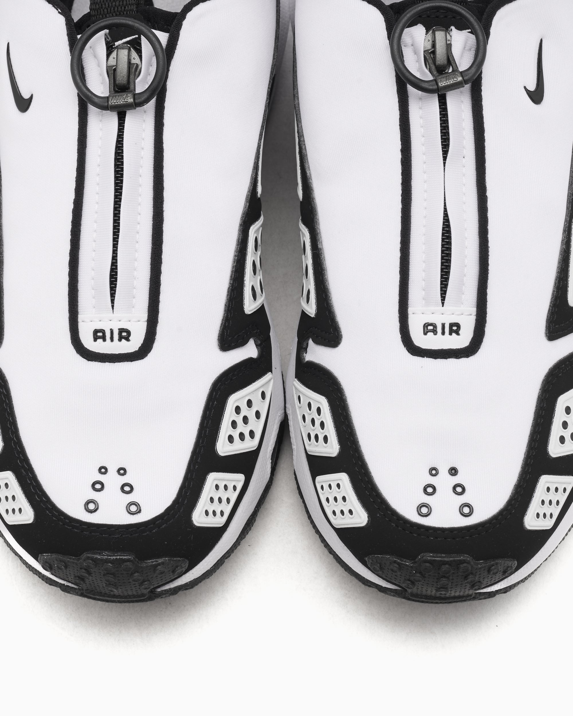 NIKE W AIR MAX SNDR FZ2068-100 箱有 Nike Women's Air Max SNDR 