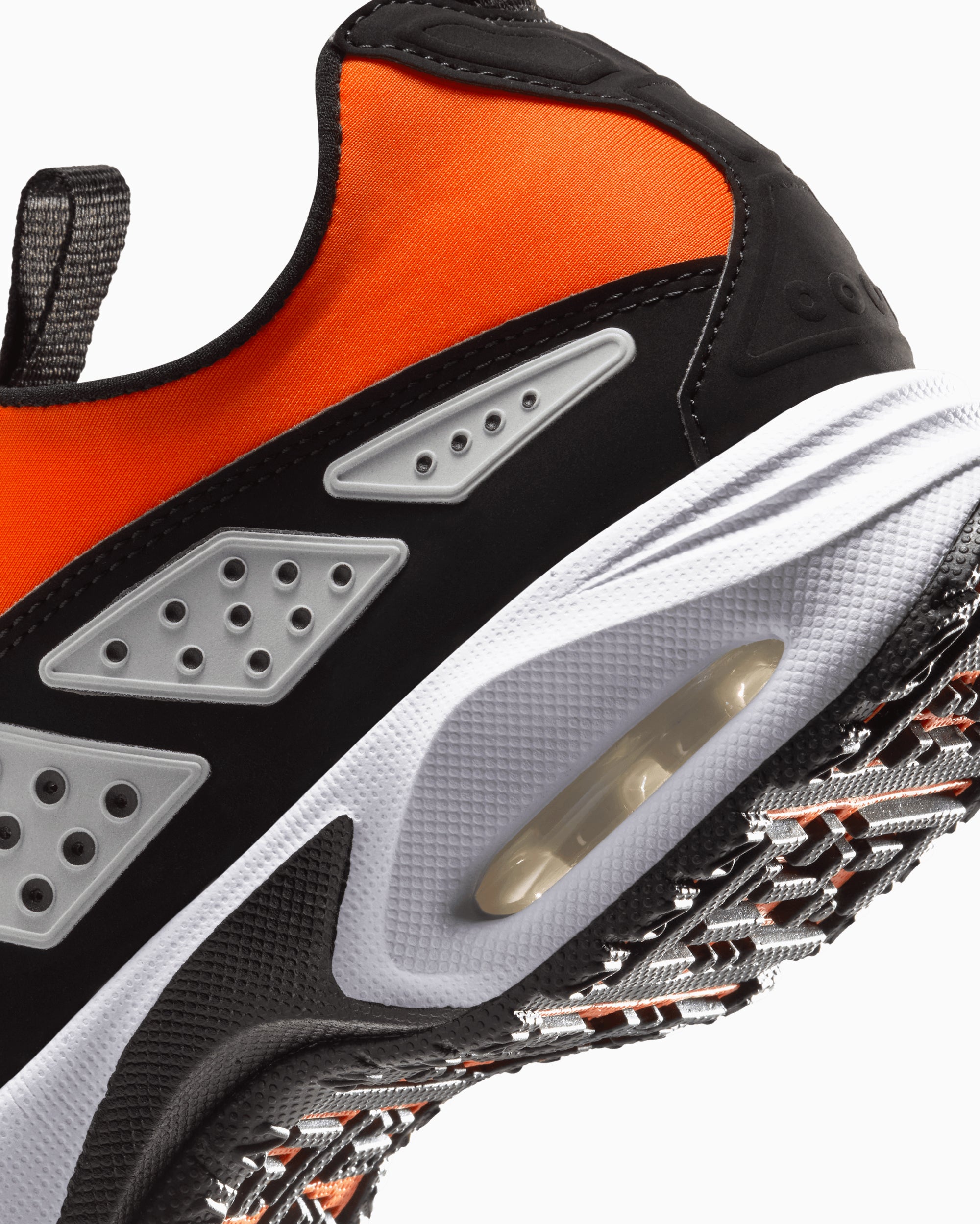 Sneakers Nike Women's Air Max SNDR "Safety Orange" - FZ2068-800