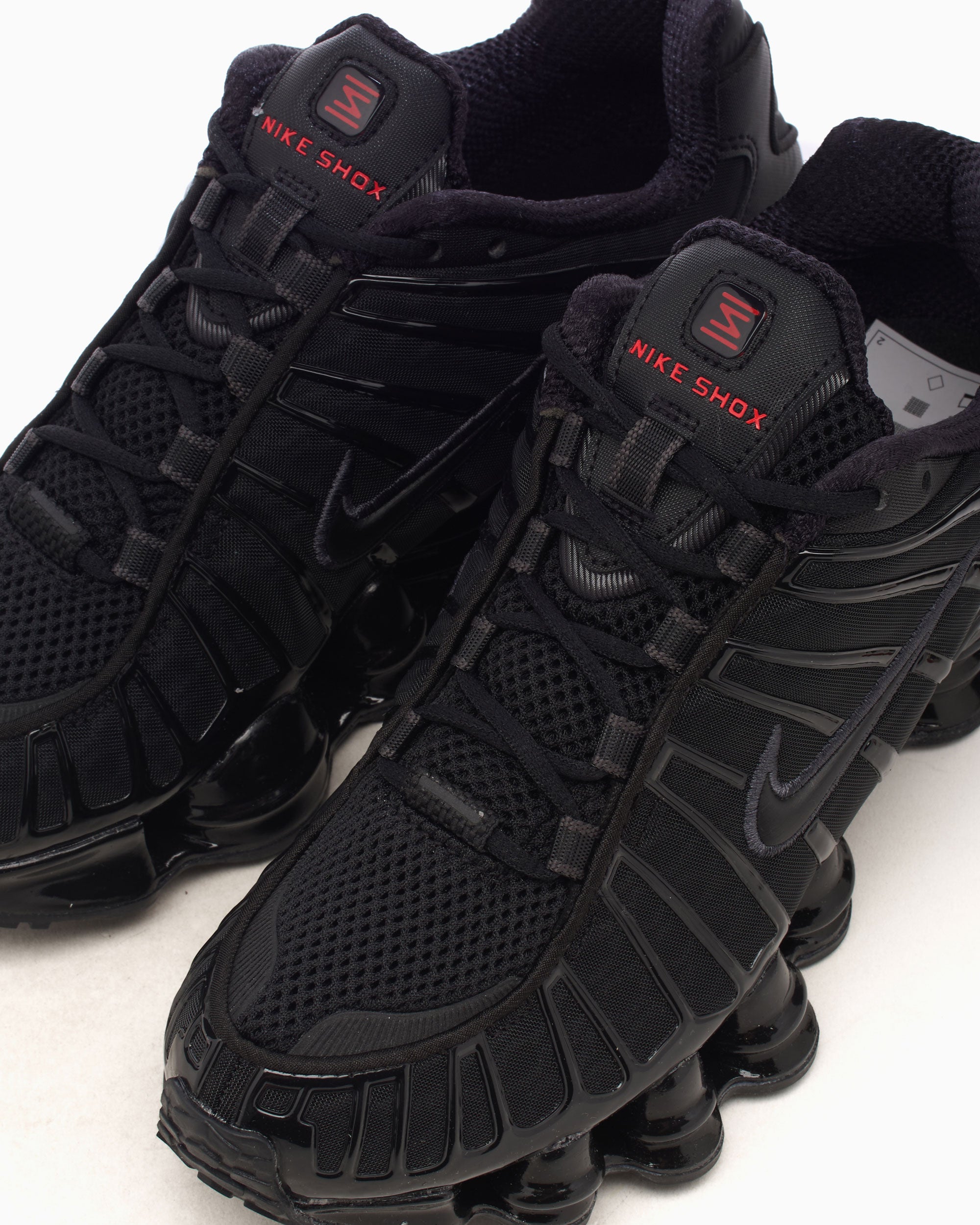 Sneakers Nike Women's Shox TL "Black And Max Orange" - AR3566-002