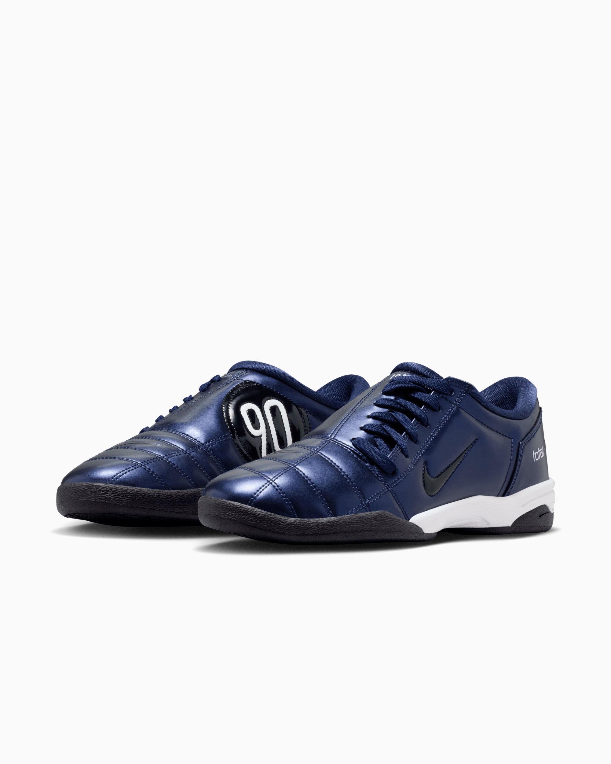 Sneakers Nike Women's Total 90 - IM7595-400