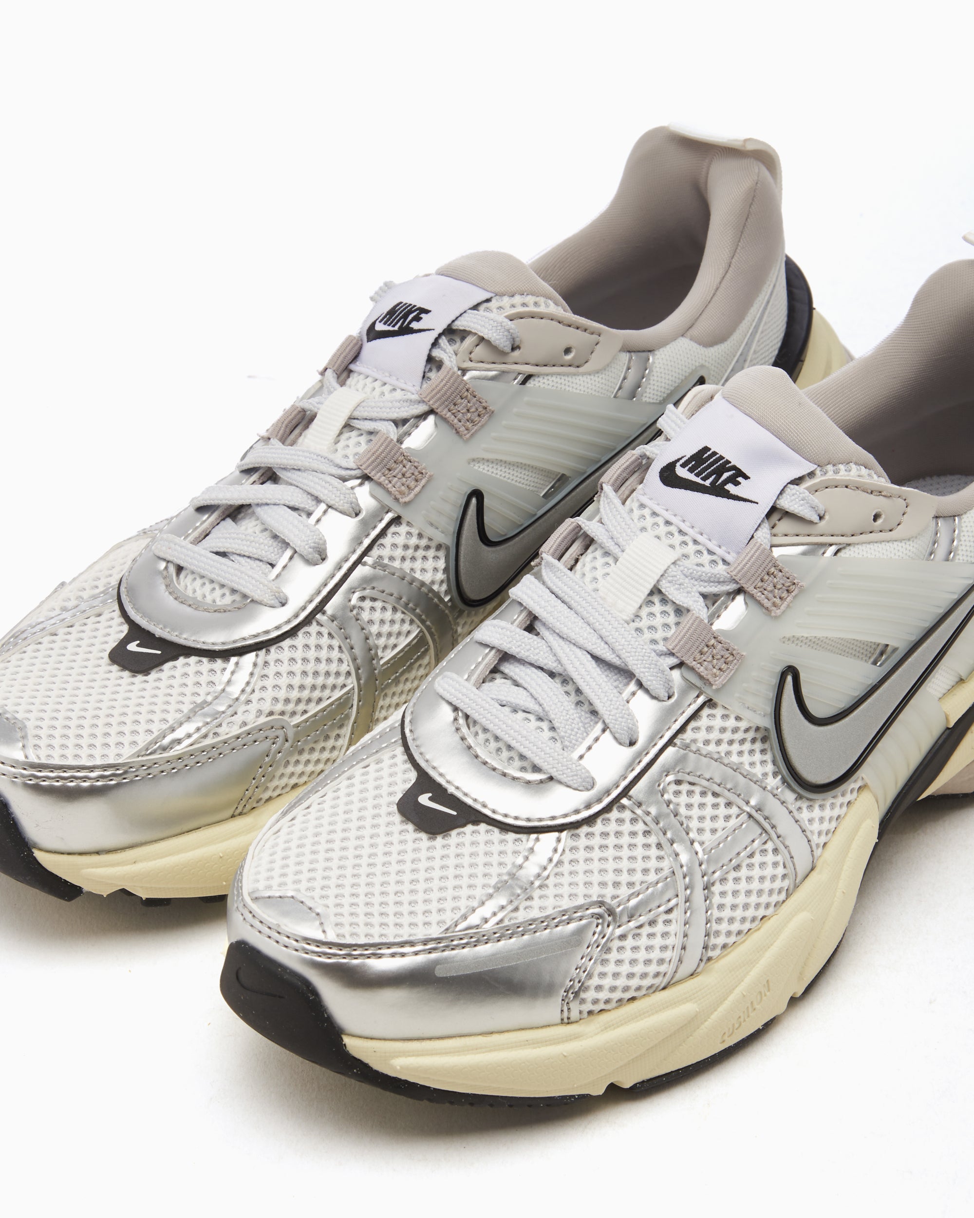 Sneakers Nike Women's V2K Run - FD0736-100