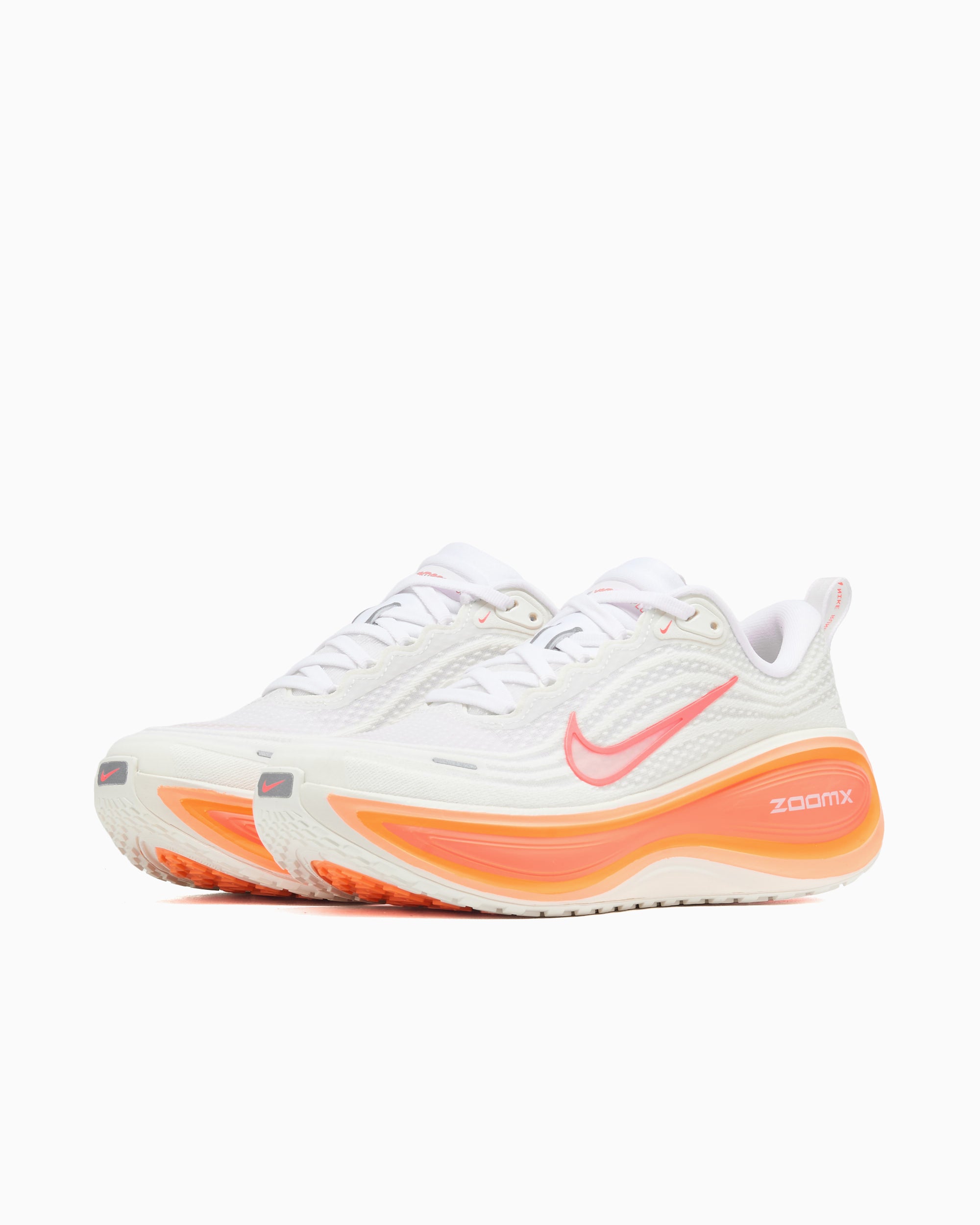 Sneakers Nike Women's Vomero Plus - HV8154-107