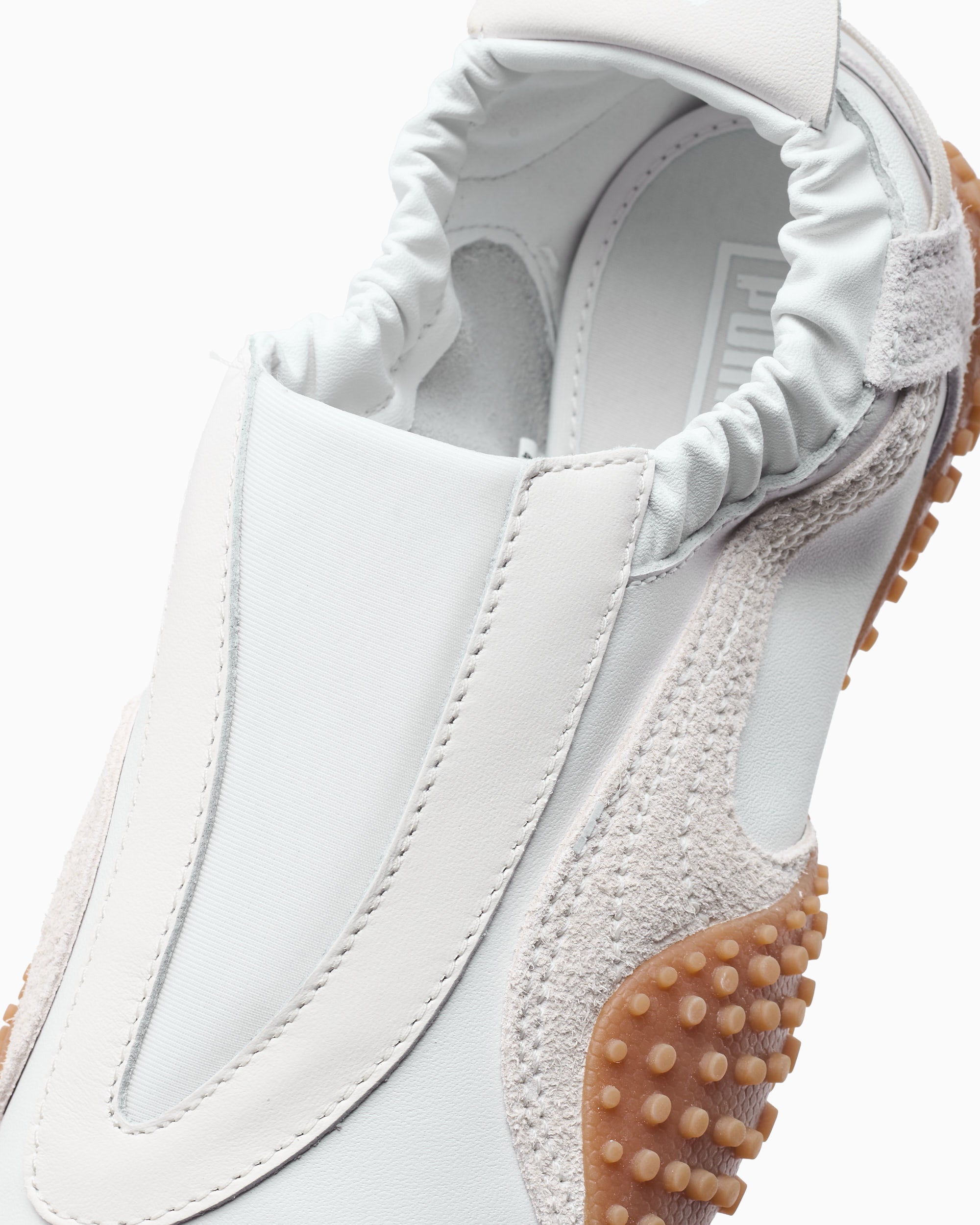 Sneakers Puma Women's Mostro Move - 405131-01