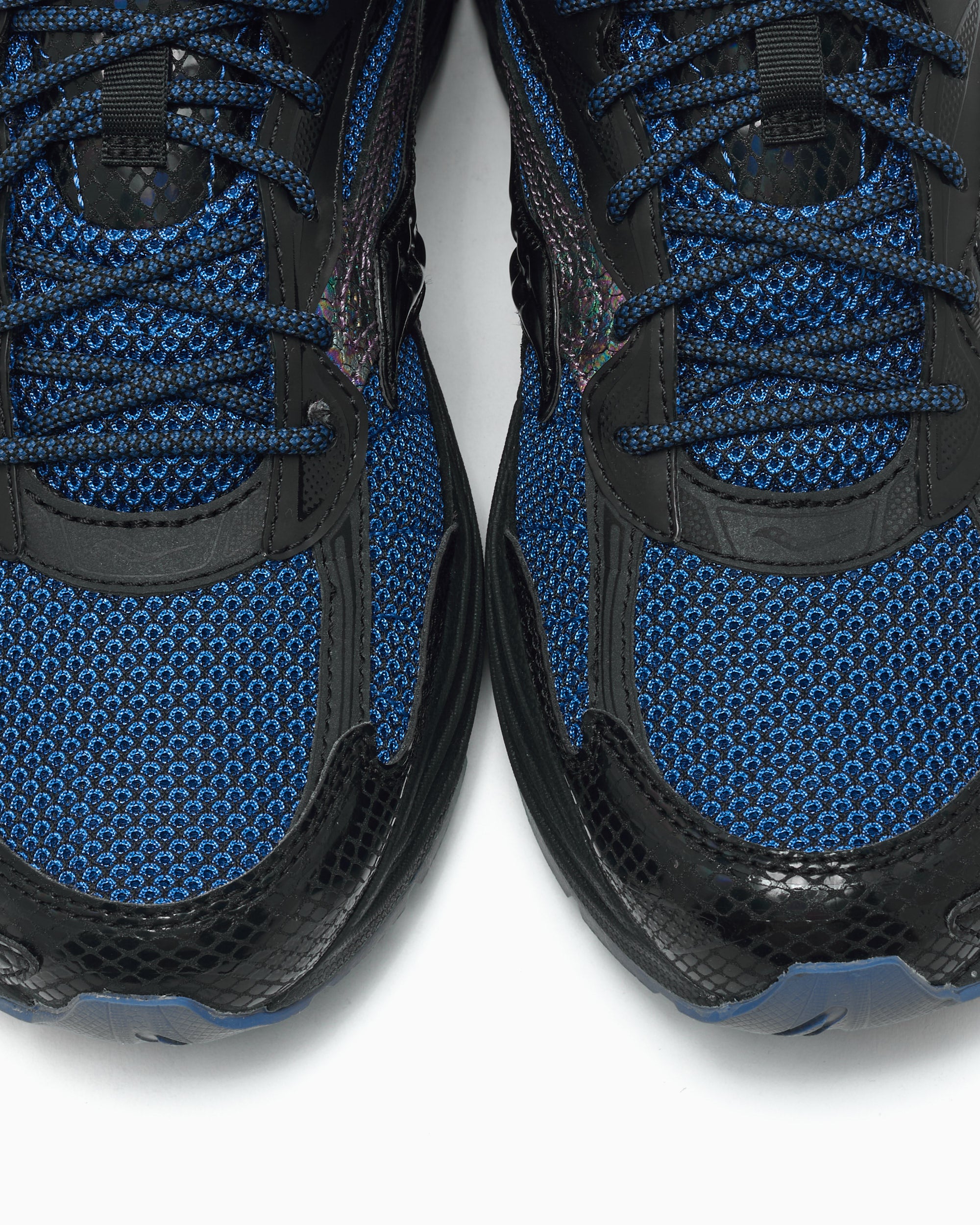 Sneakers Saucony Progrid OMNI 9 - S70934-3