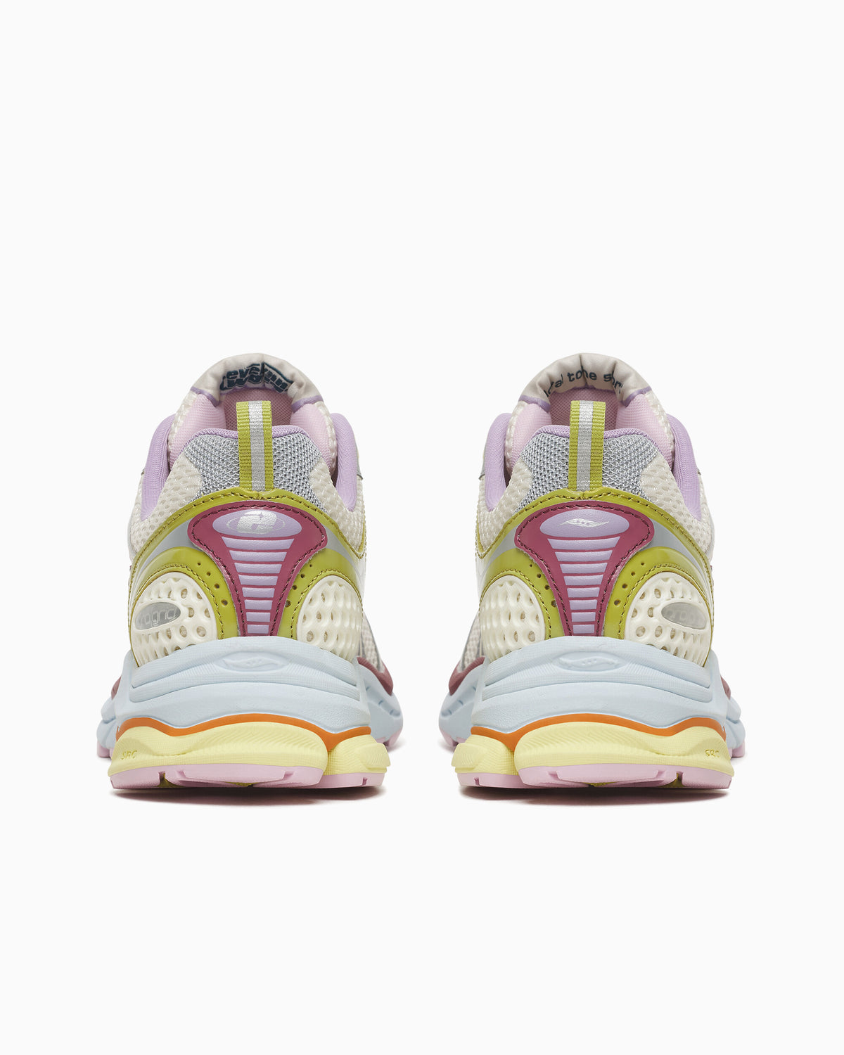 Sneakers Saucony x Evelynn World Progrid Triumph 4 "Mom Shoe" - S102153-1001