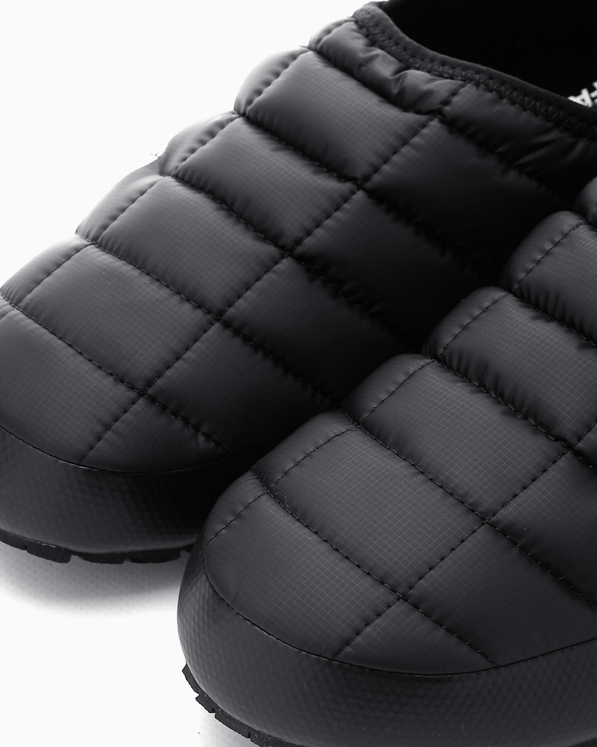 Sneakers The North Face Women's Thermoball Traction Winter Mules - NF0A3V1HKX71