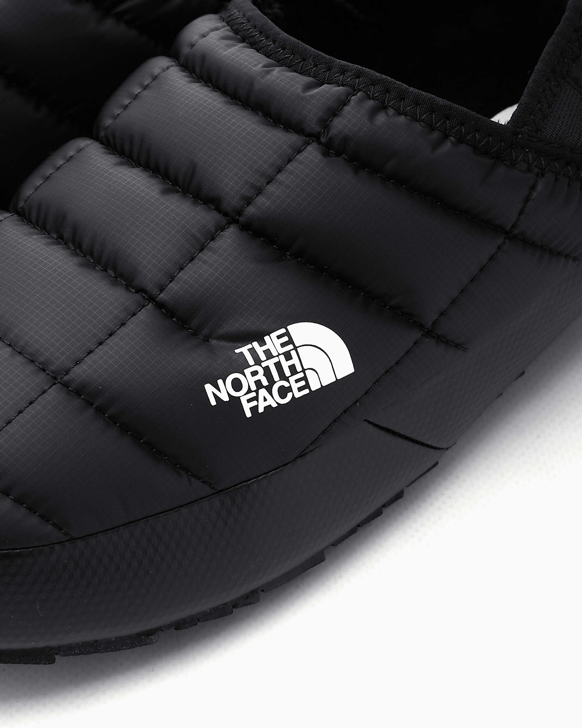 Sneakers The North Face Women's Thermoball Traction Winter Mules - NF0A3V1HKX71