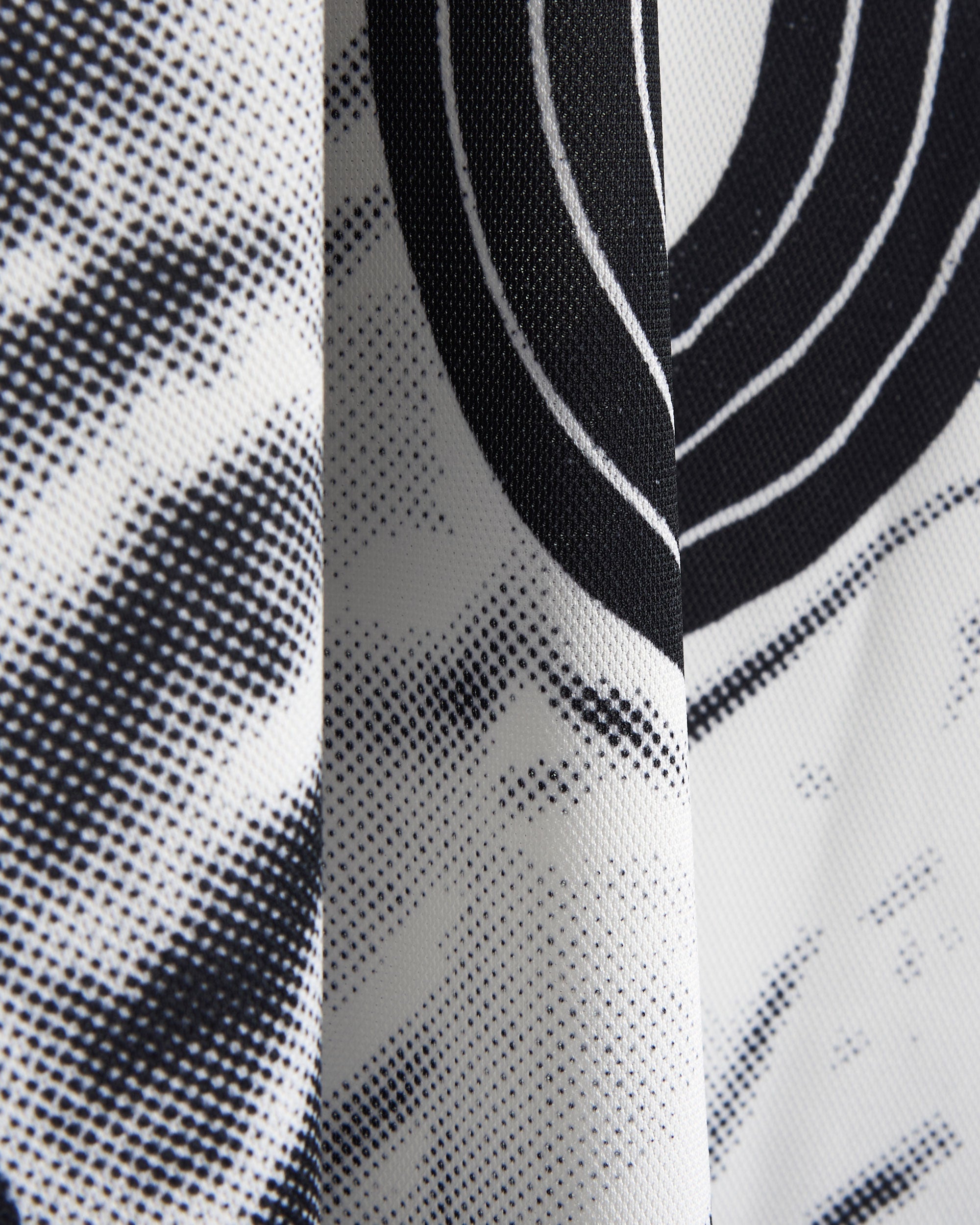 T-Shirts adidas Originals Adilenium Adilenium Teamgeist Relaxed Men's Jersey T-Shirt - KF8523