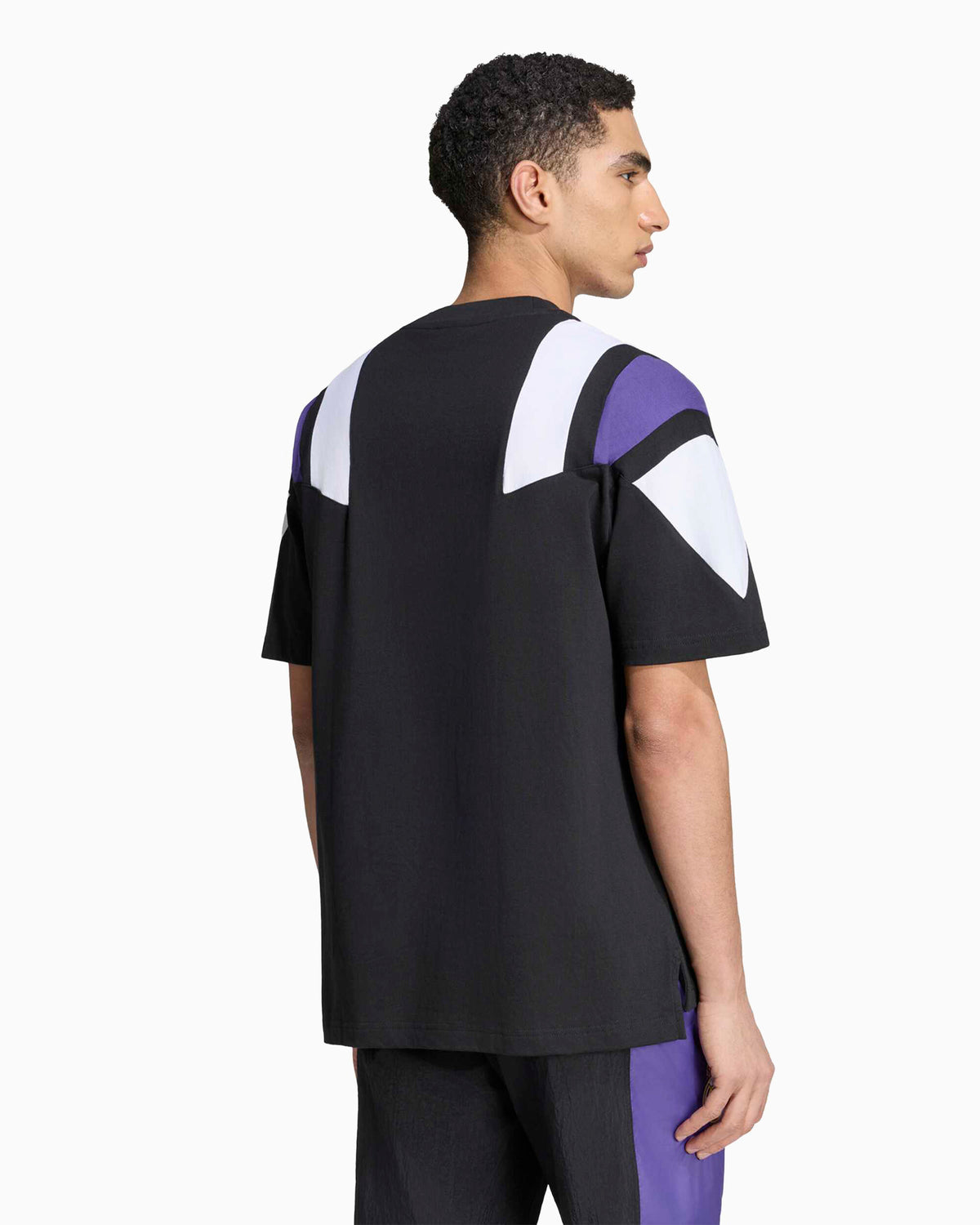 T-Shirts adidas Originals Real Madrid C.F. EQT Relaxed Men's T-Shirt - KG5375
