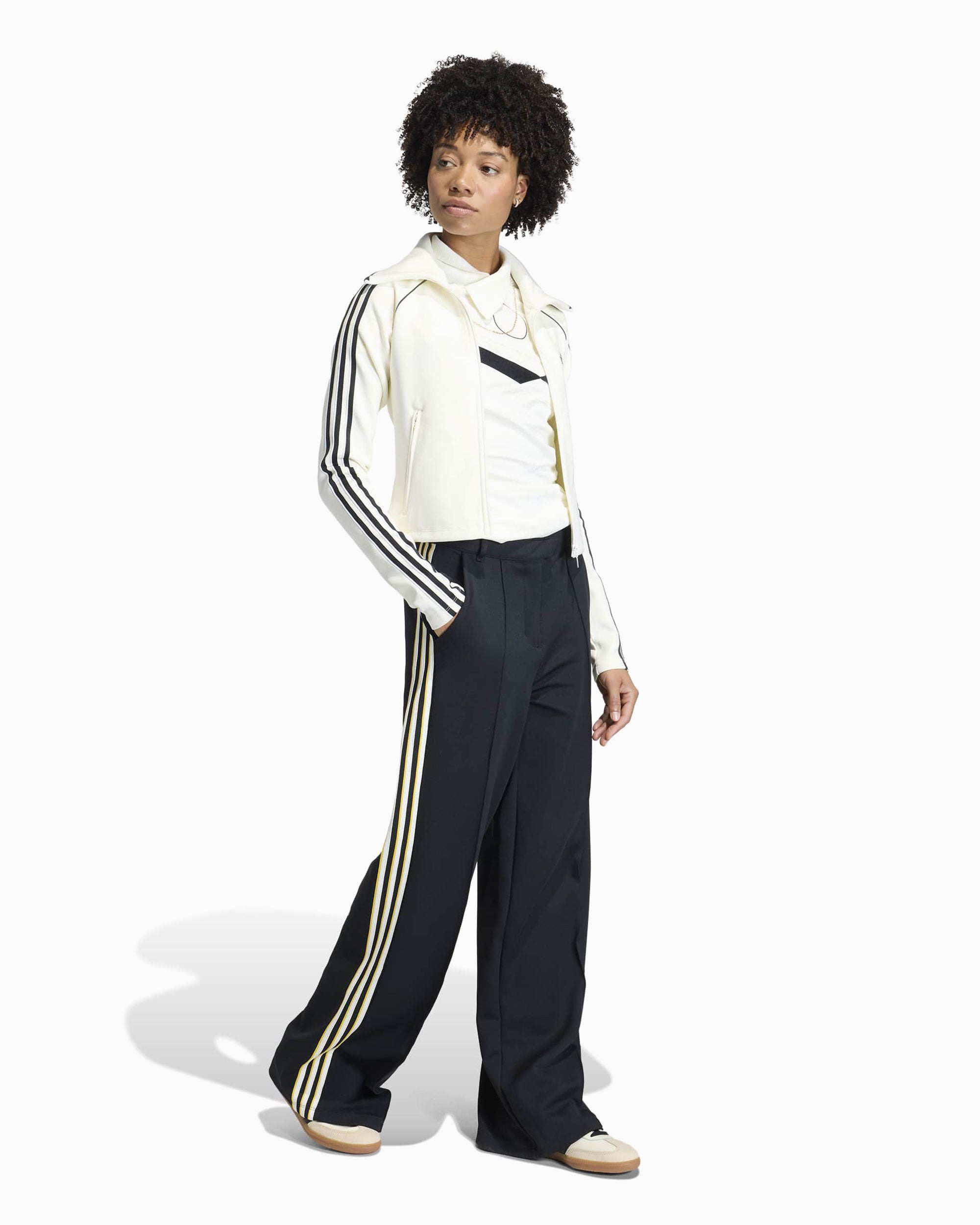 T-Shirts adidas Originals Reconstructed Logo Slim Women's T-Shirt - KC6531