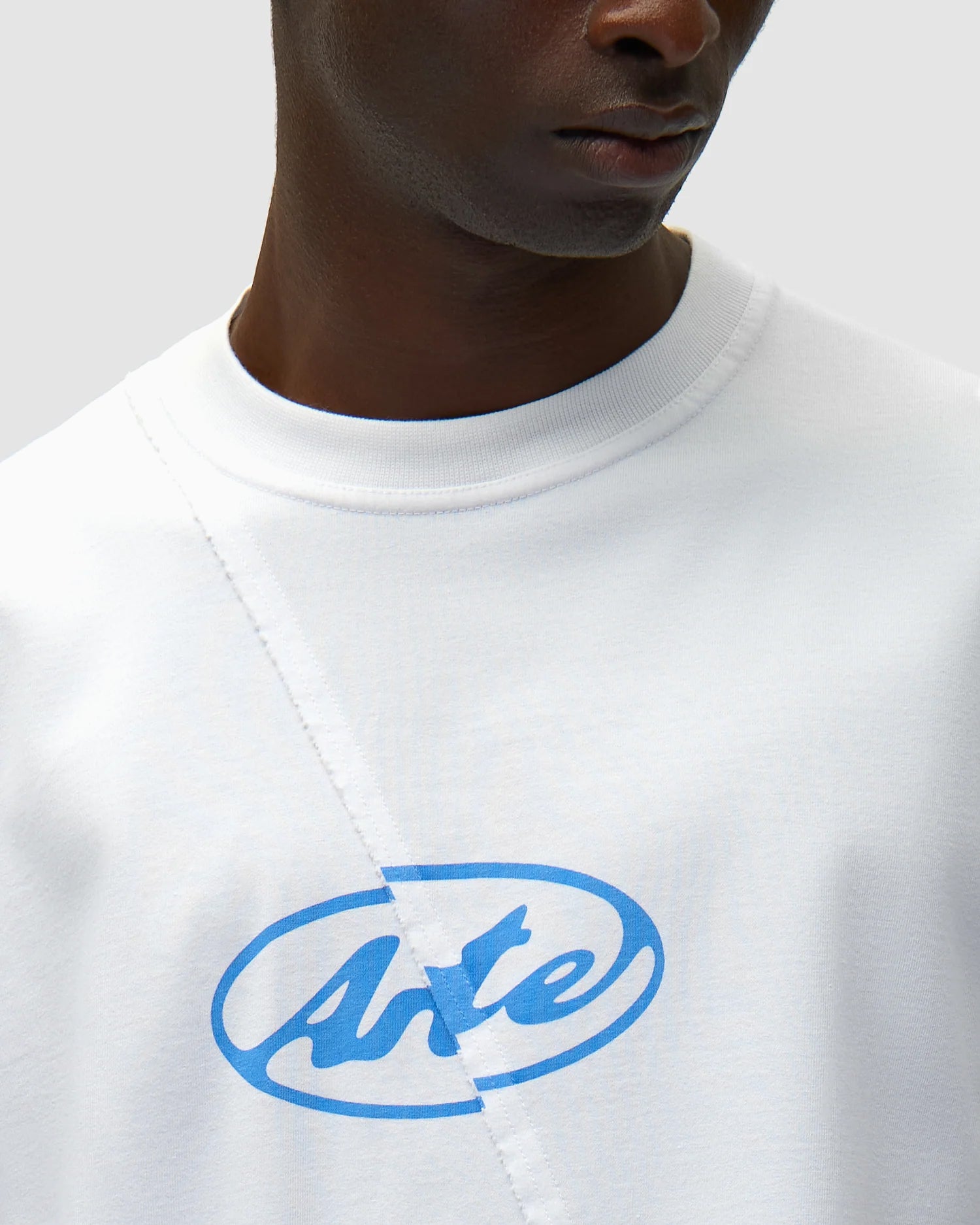 T-Shirts Arte Antwerp Circle Logo Relaxed Men's T-Shirt - SS26-107T-White
