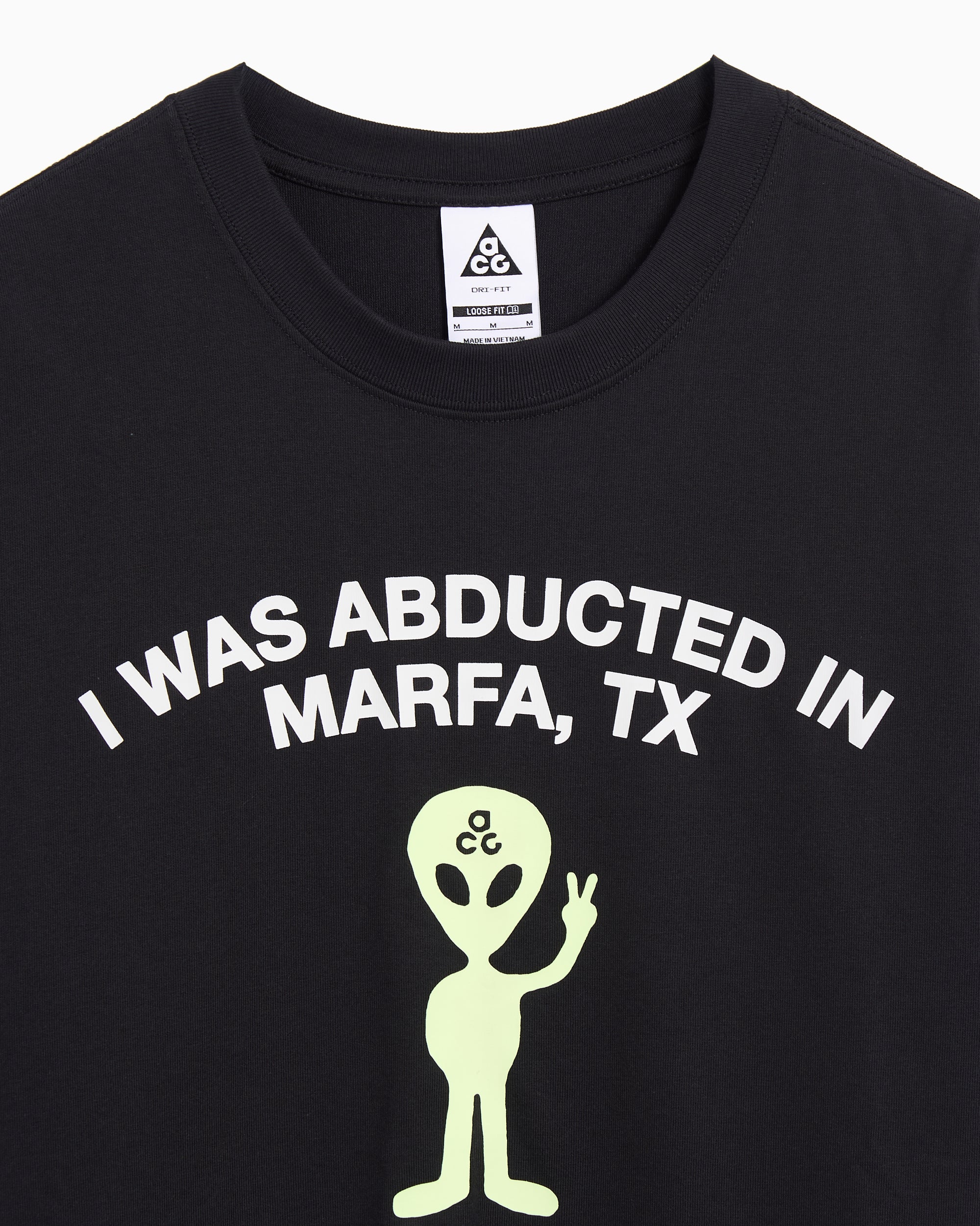 T-Shirts Nike ACG Alien Graphic Relaxed Men's T-Shirt - HV2168-010