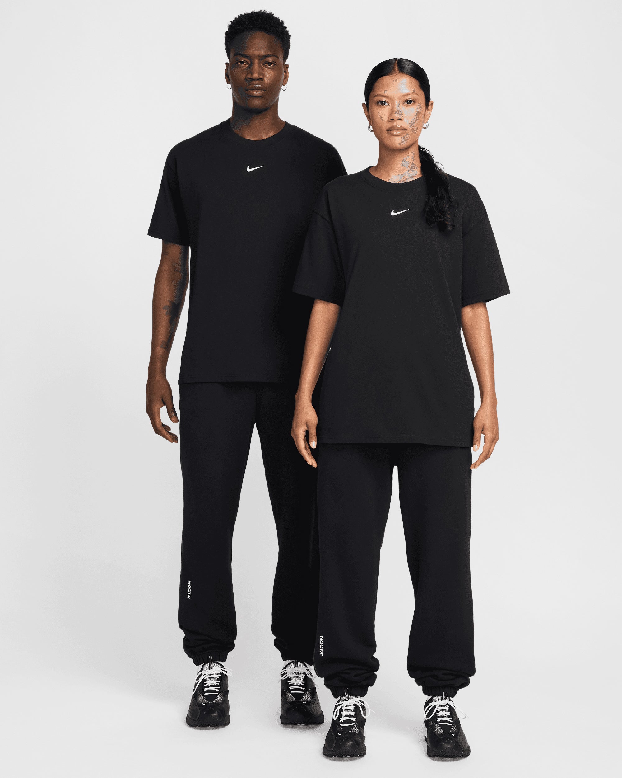 T-Shirts Nike x Drake NOCTA NRG CS Logo Relaxed Men's T-Shirt - HM5774-010